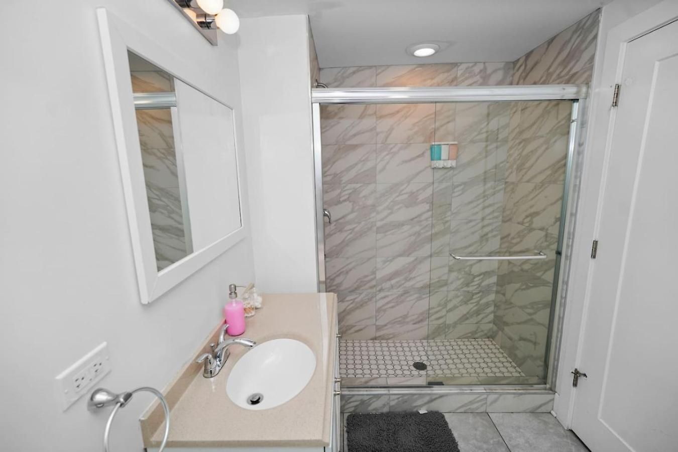 Cozy Smoke Ok 3br Near Mccormick *