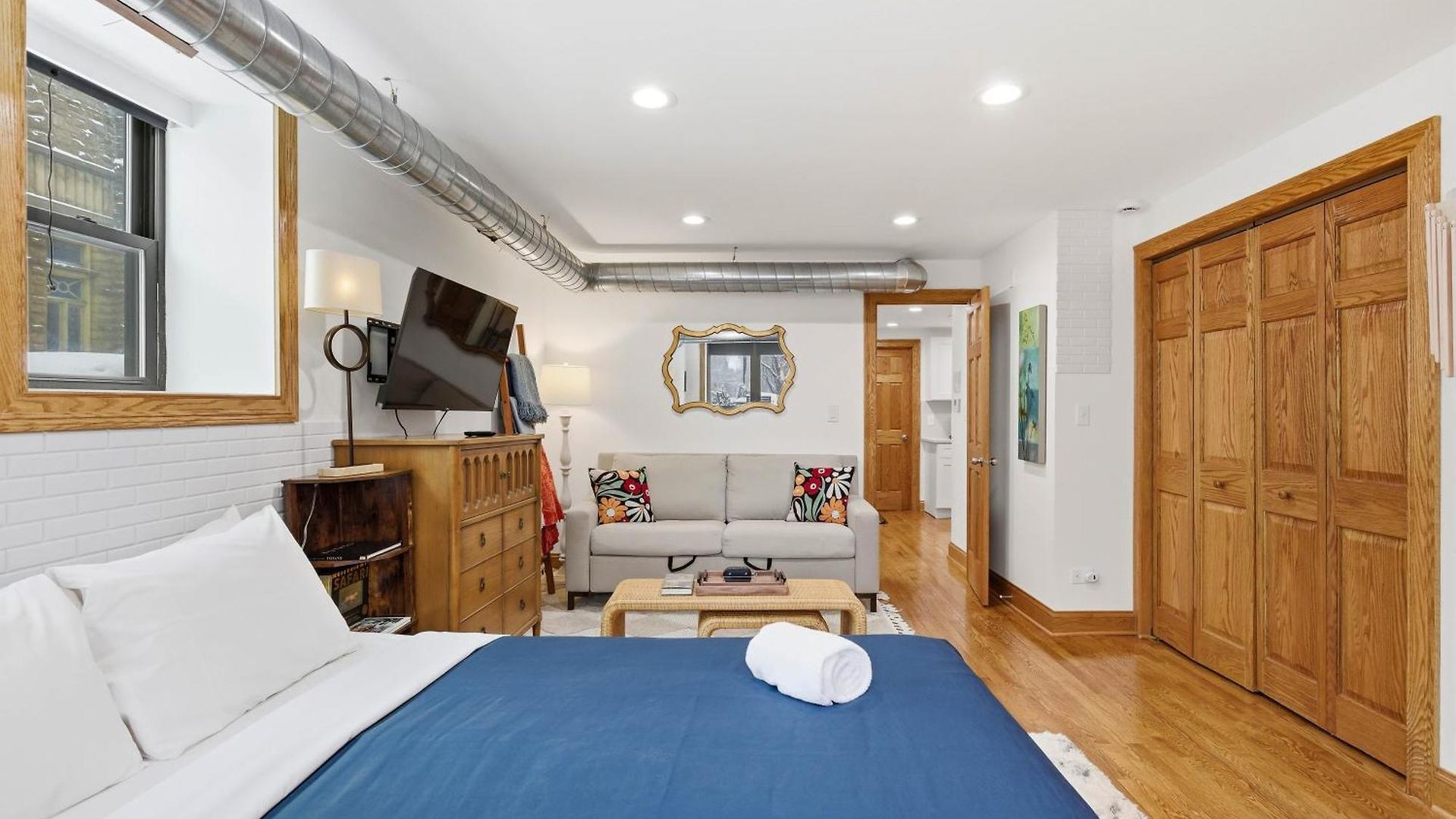 Apartment Fully Updated Jr, 1 Bed, Steps From Lincoln Park *