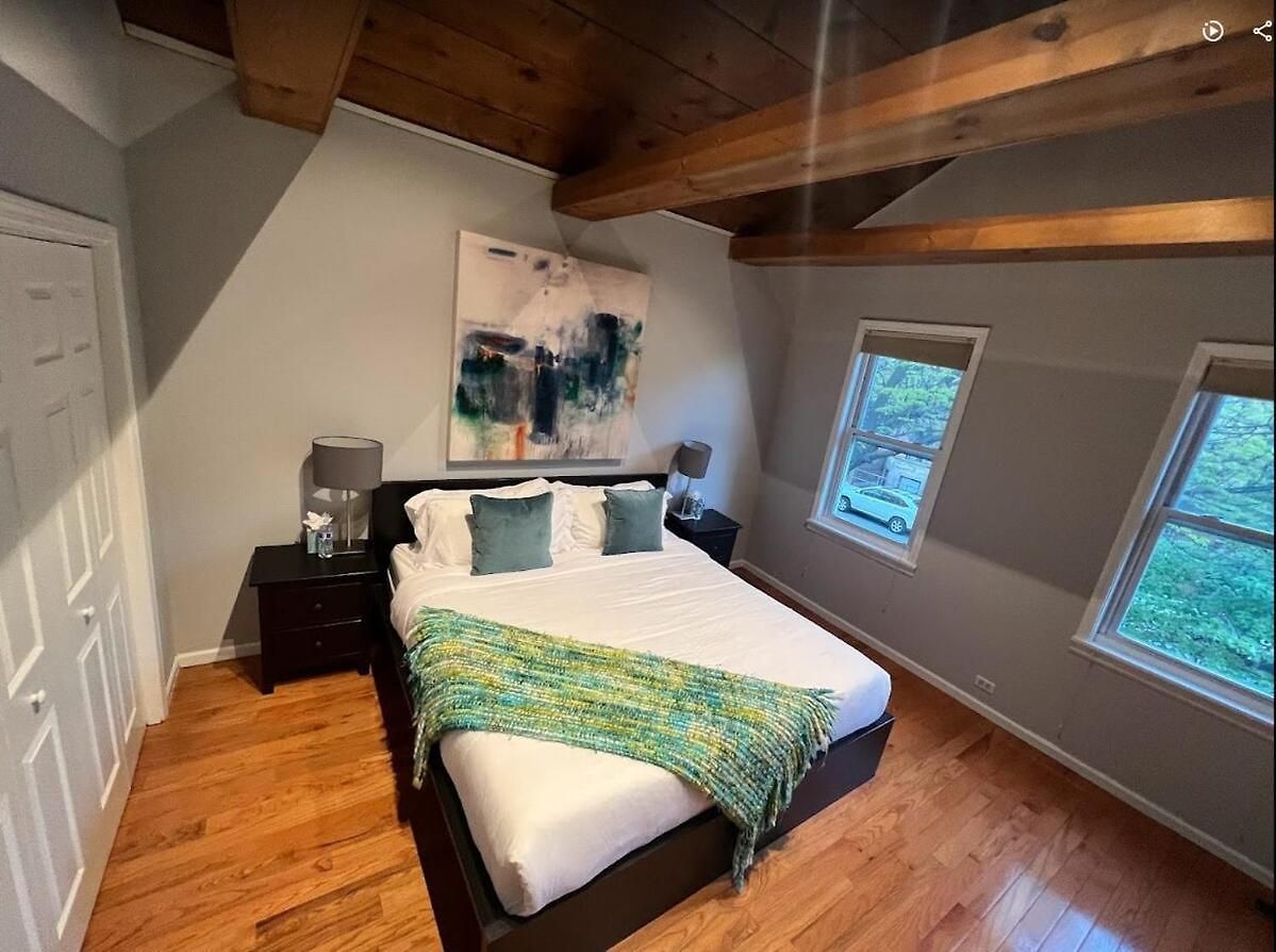 Stunning Home, Epic Game Room, Prime Location Chicago