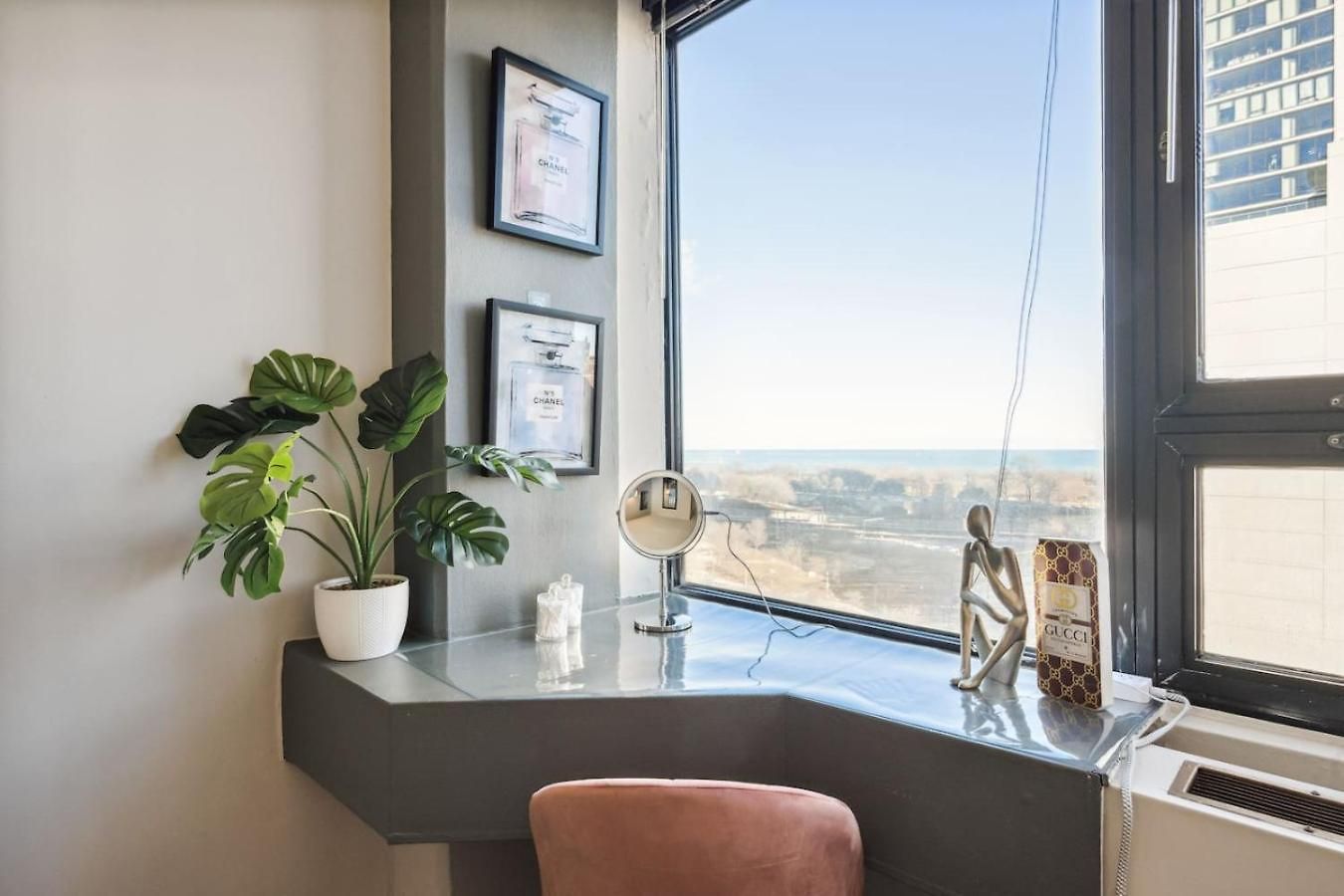 Downtown Views, Mich Ave, Museums 2bd- 2ba #10 *