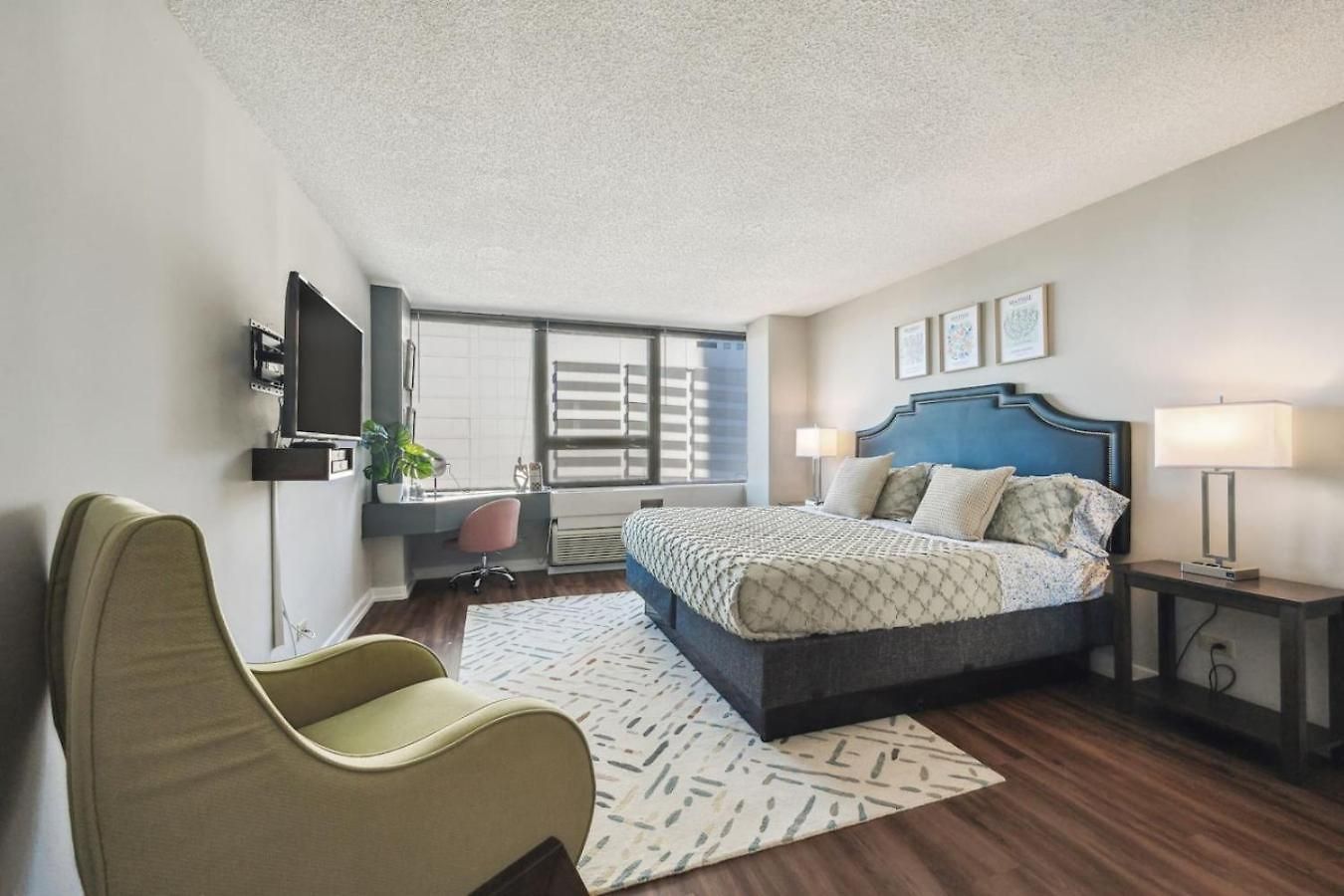 Downtown Views, Mich Ave, Museums 2bd- 2ba #10 Holiday home Chicago