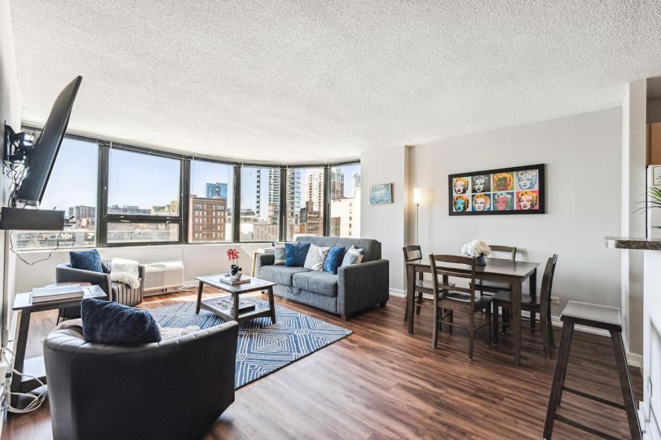 Mich Ave Downtown Grant Park, Museums 2bd-2ba #5 *