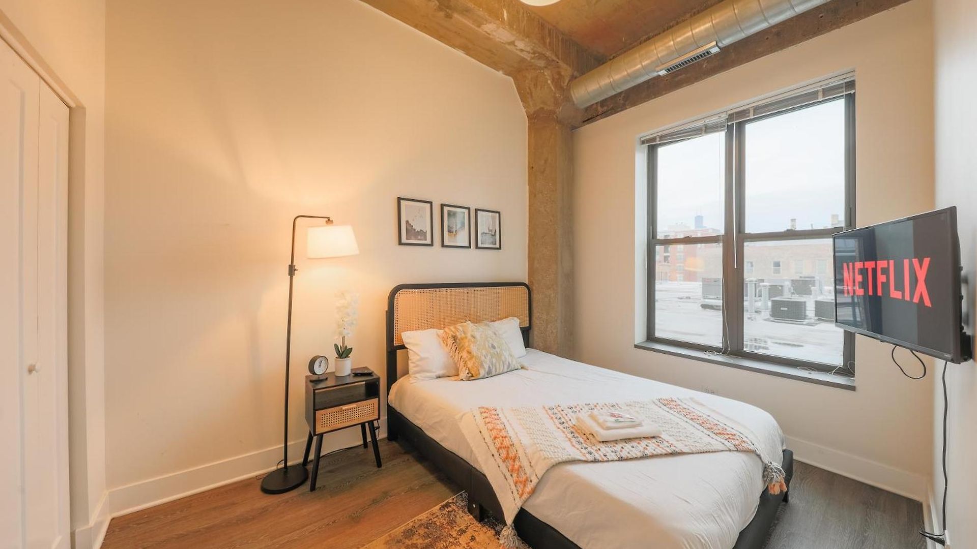 Mccormick By Slumber Hotel