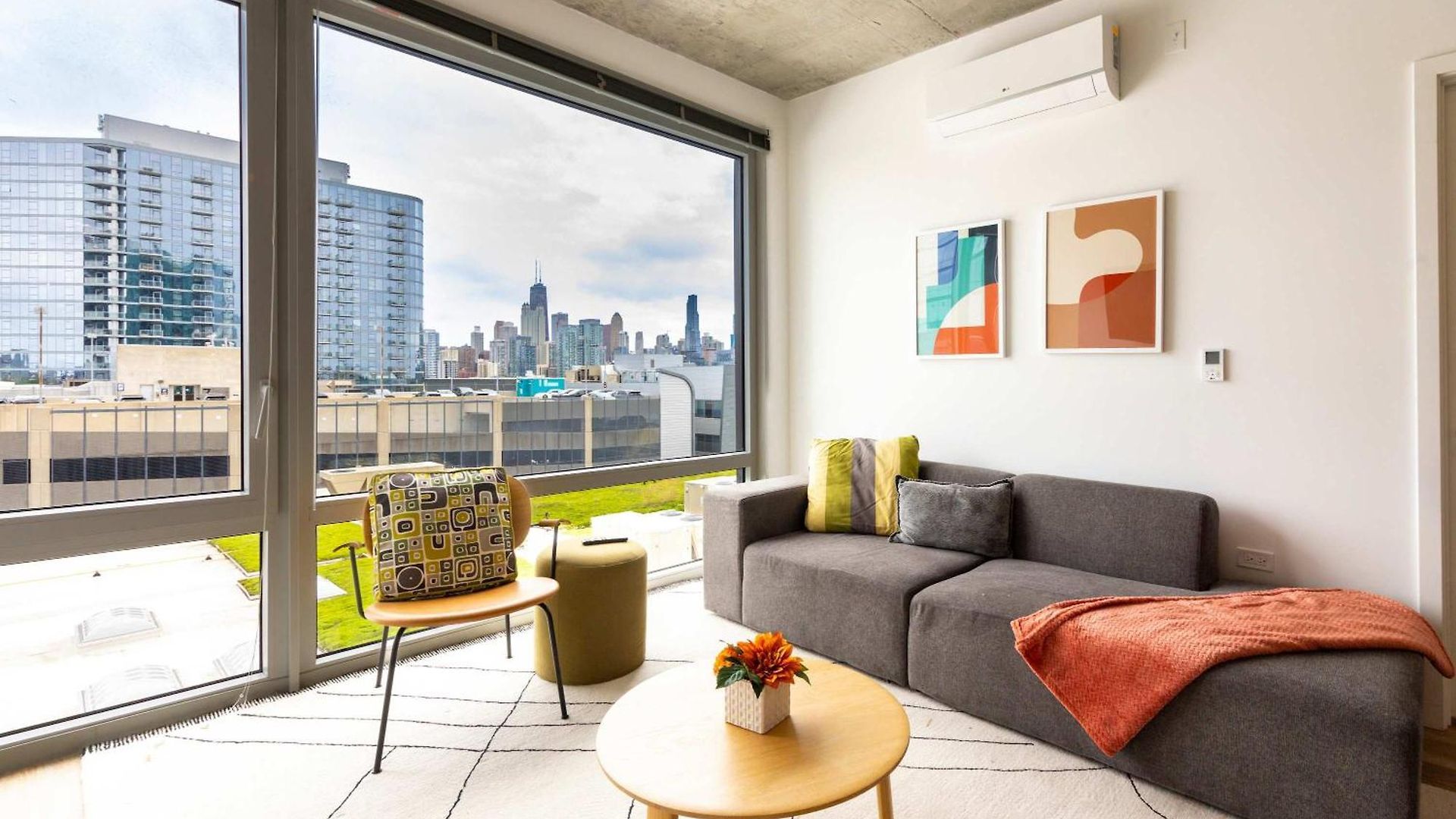 4br Modern Urban Escape Walk To Zoo Lakefront & Red Line Holiday home