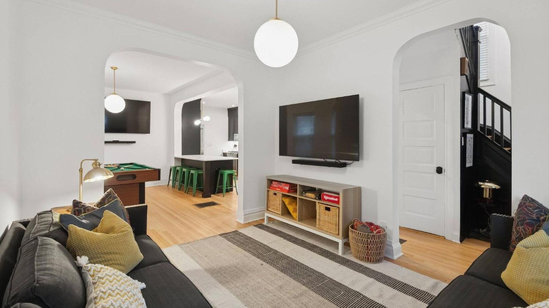 Giant 5br, Pool Table, 15 Min To Cubs & Mag Mile Holiday home Chicago