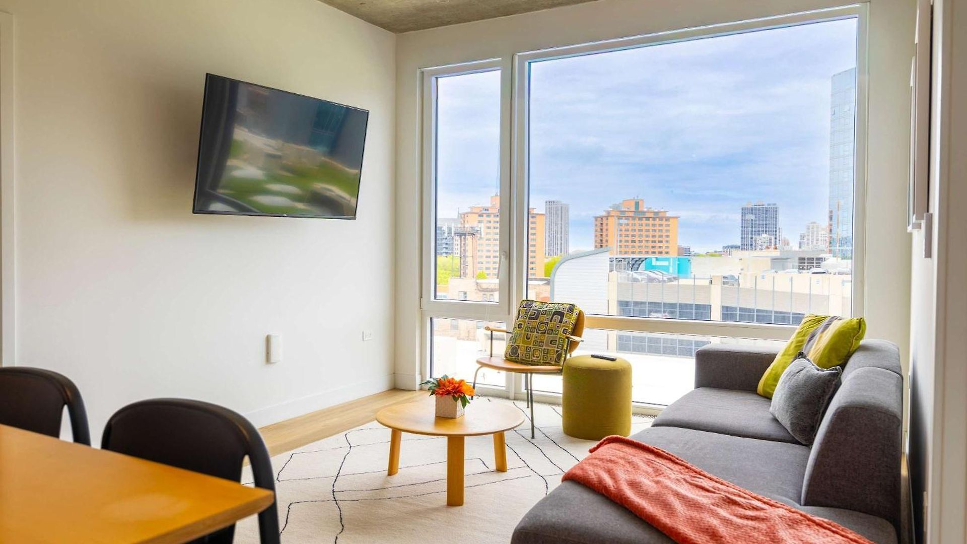 Holiday home 4br Modern Urban Escape Walk To Zoo Lakefront & Red Line Chicago