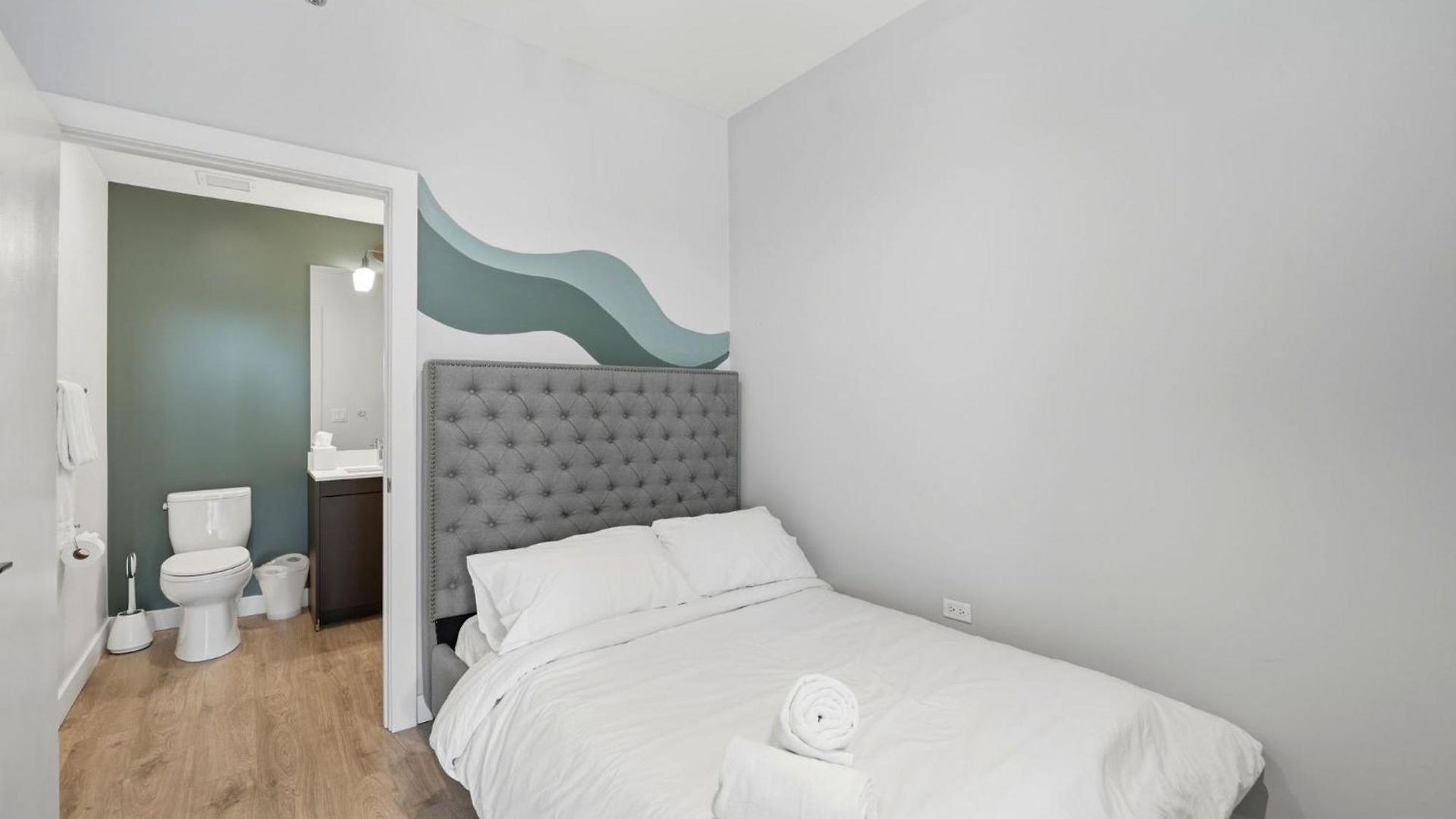 The Plymouth 3bd Aparthotel Chicago