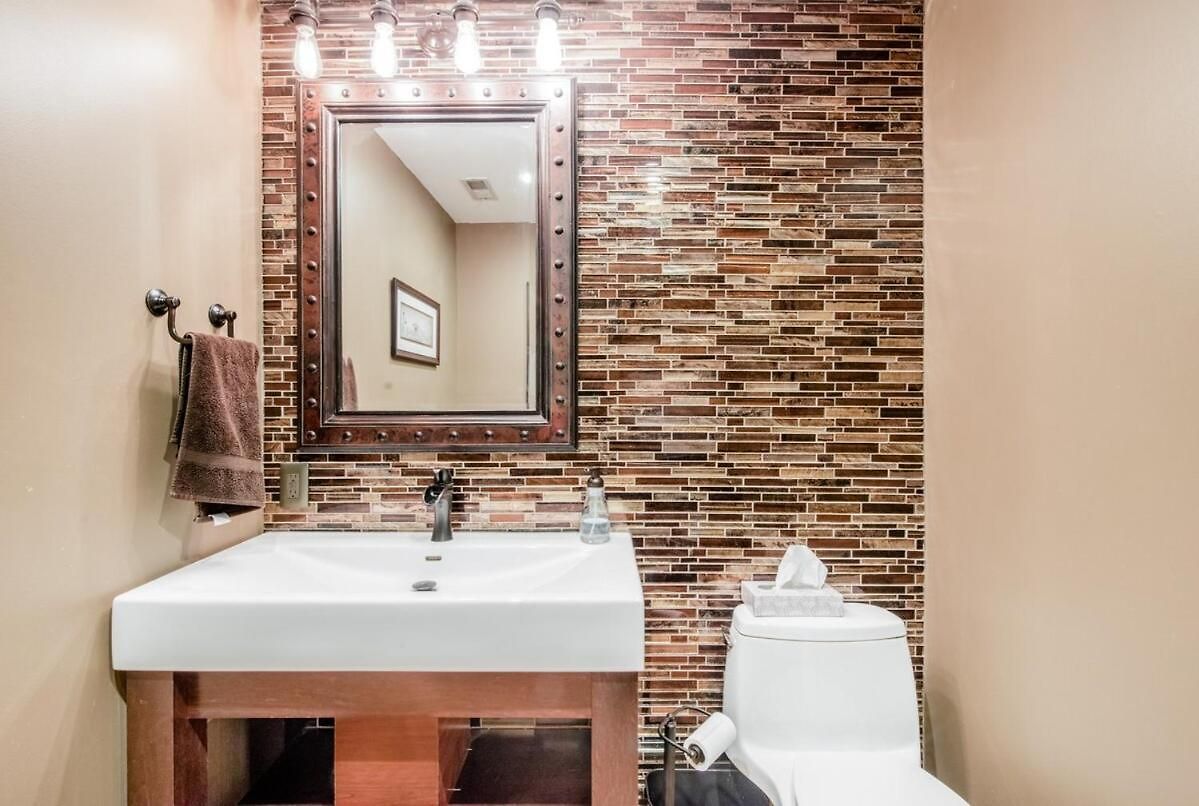 Stunning Home, Epic Game Room, Prime Location * Chicago