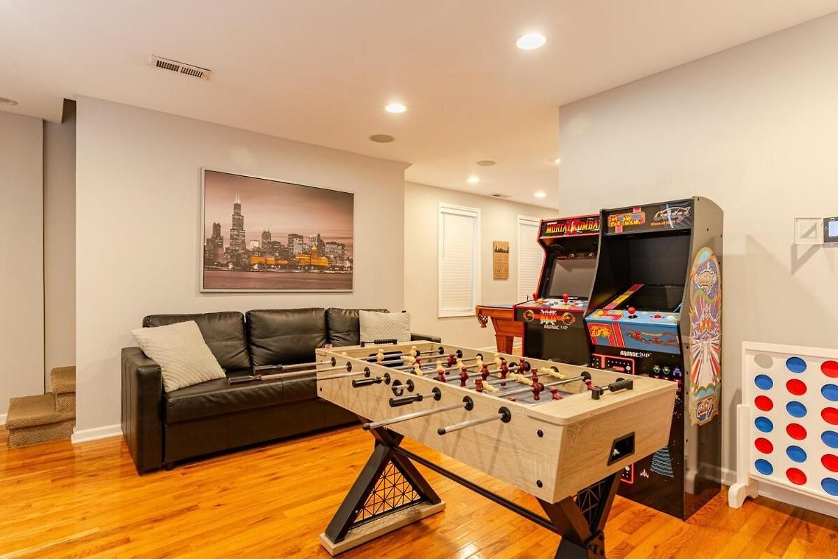 Villa Stunning Home, Epic Game Room, Prime Location *