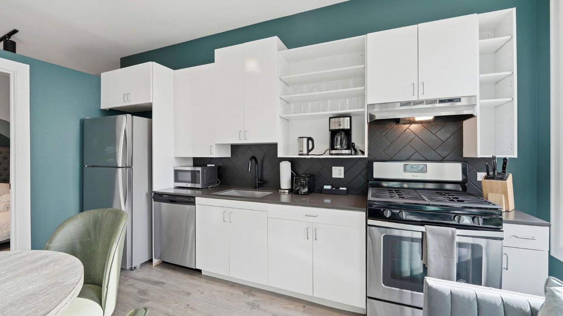 The Plymouth 3bd Aparthotel Chicago