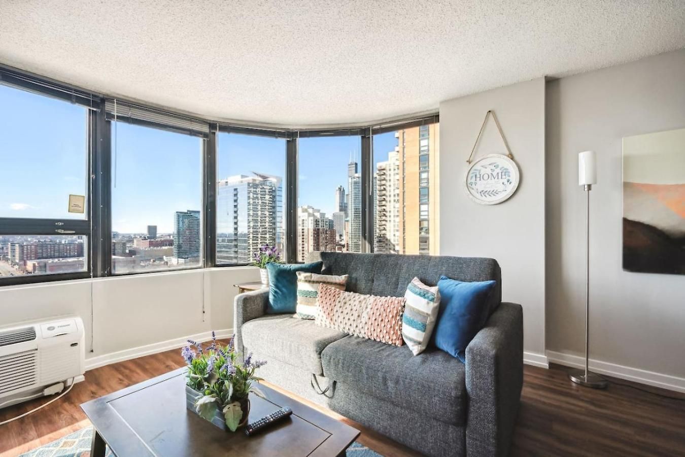 Downtown Mich Ave, Grant Park, Museums 2bd-2ba #20 Holiday home