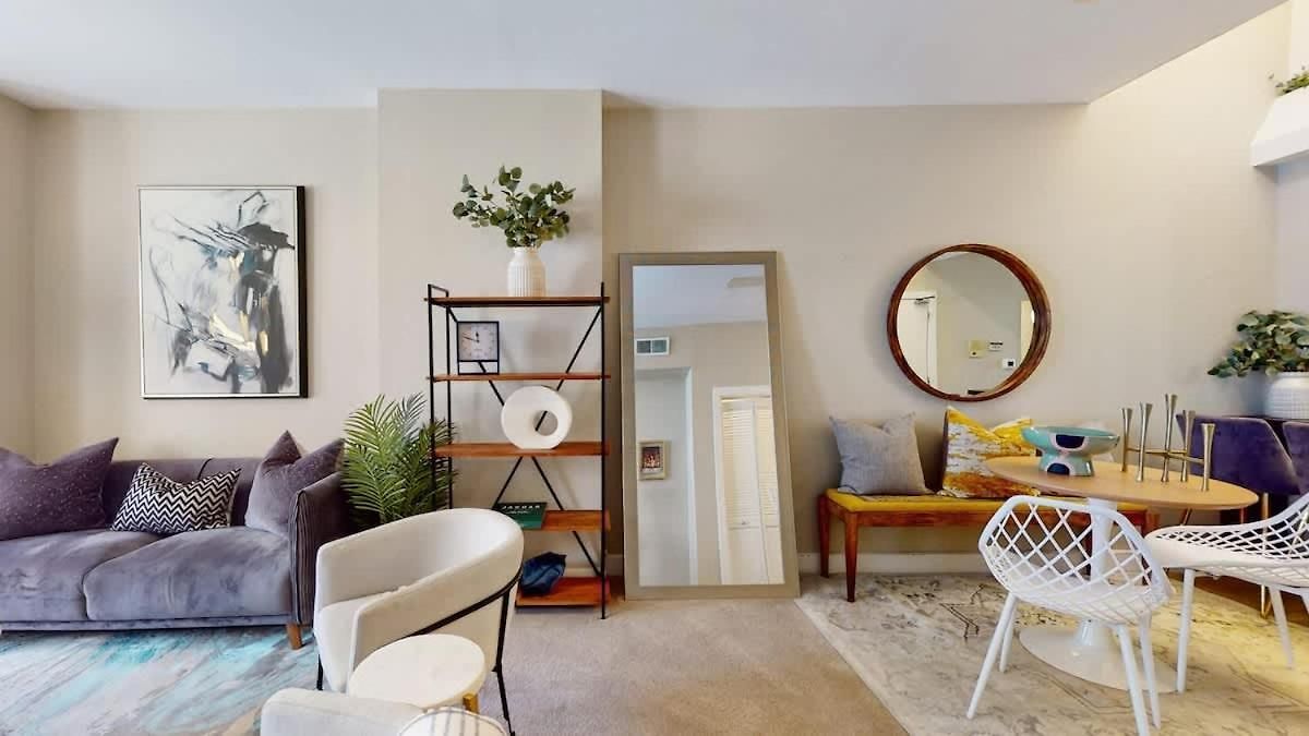 Dearborn Duplex L Sleeps 10 L Free Parking Holiday home Chicago