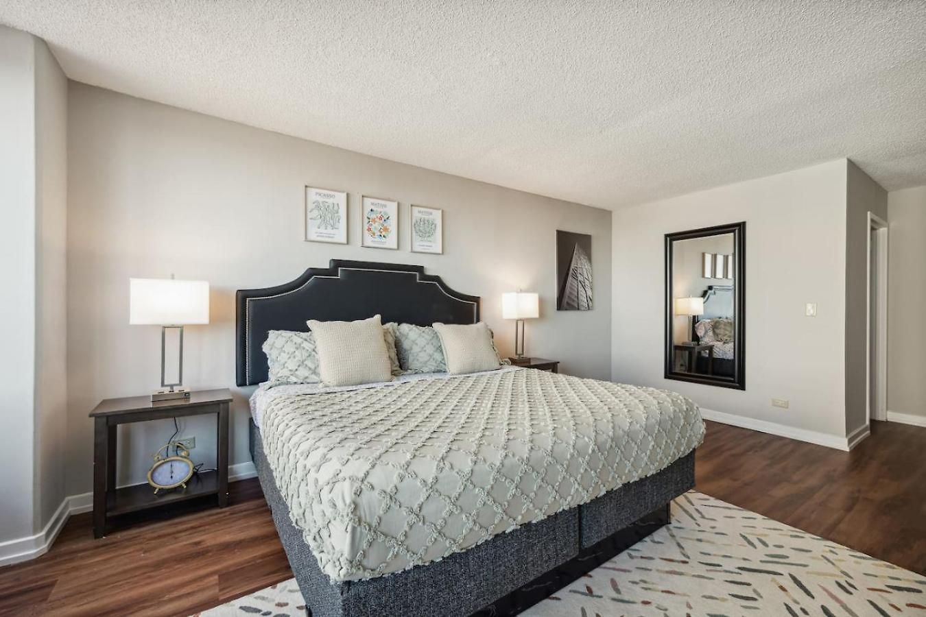 Downtown Views, Mich Ave, Museums 2bd- 2ba #10 Holiday home *