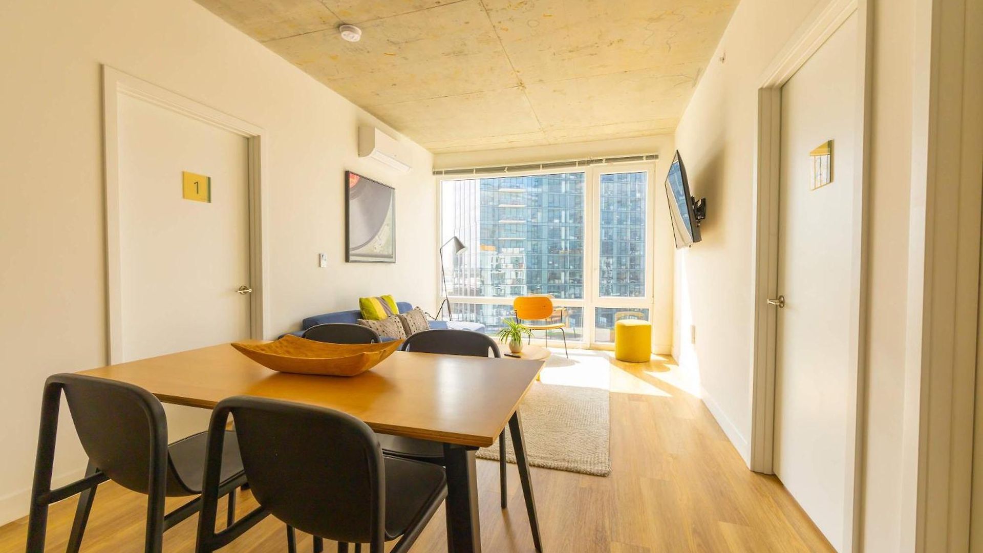 Holiday home Modern 3br Near North Ave Shops