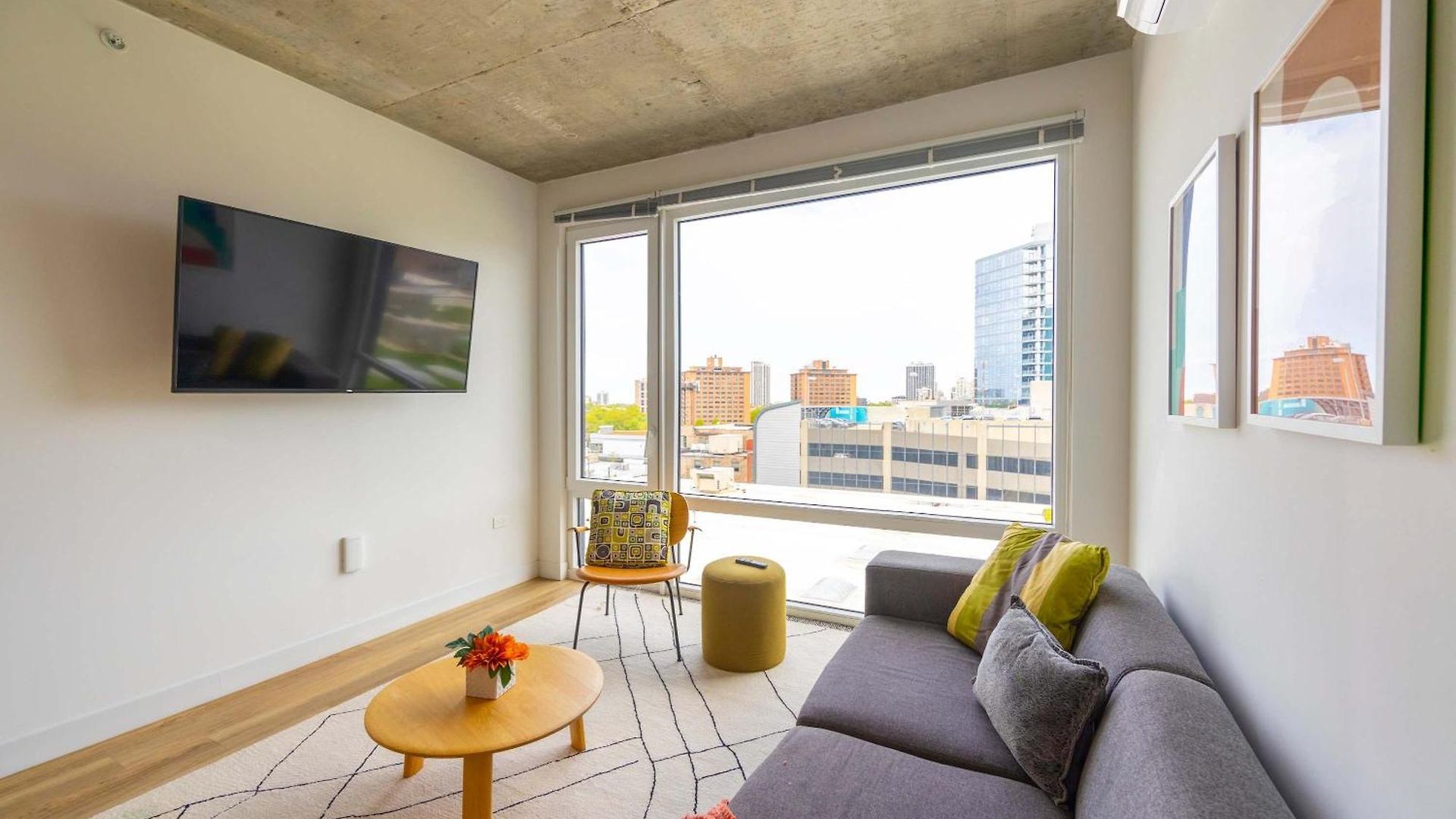 4br Modern Urban Escape Walk To Zoo Lakefront & Red Line *
