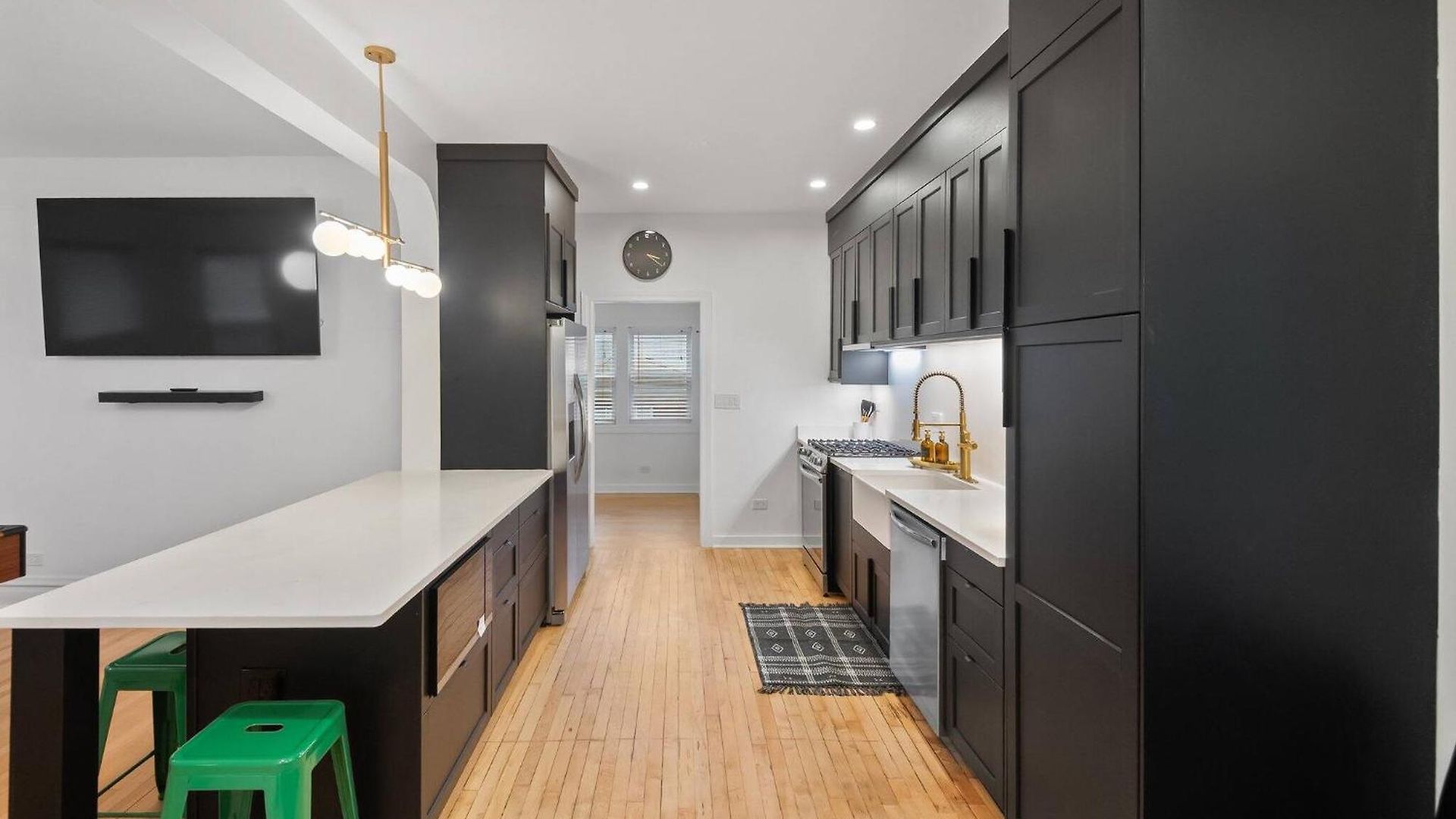 Giant 5br, Pool Table, 15 Min To Cubs & Mag Mile