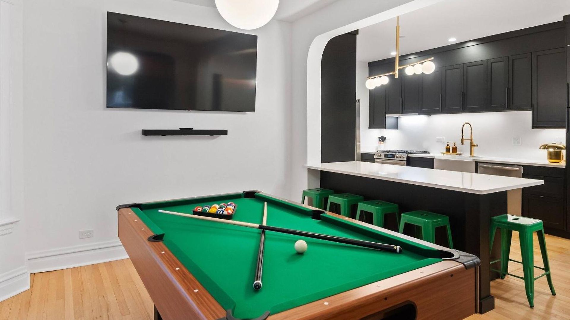 Giant 5br, Pool Table, 15 Min To Cubs & Mag Mile *