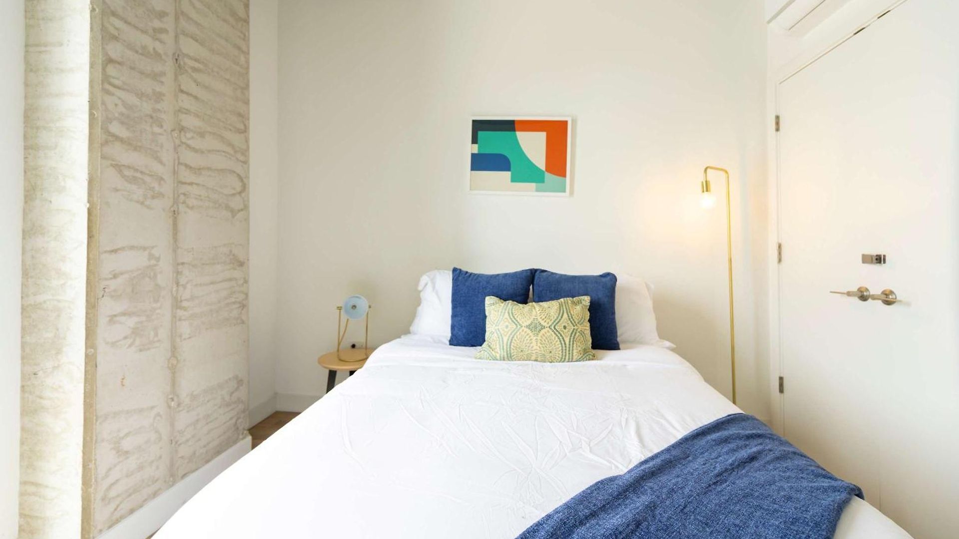 Holiday home 4br Modern Urban Escape Walk To Zoo Lakefront & Red Line