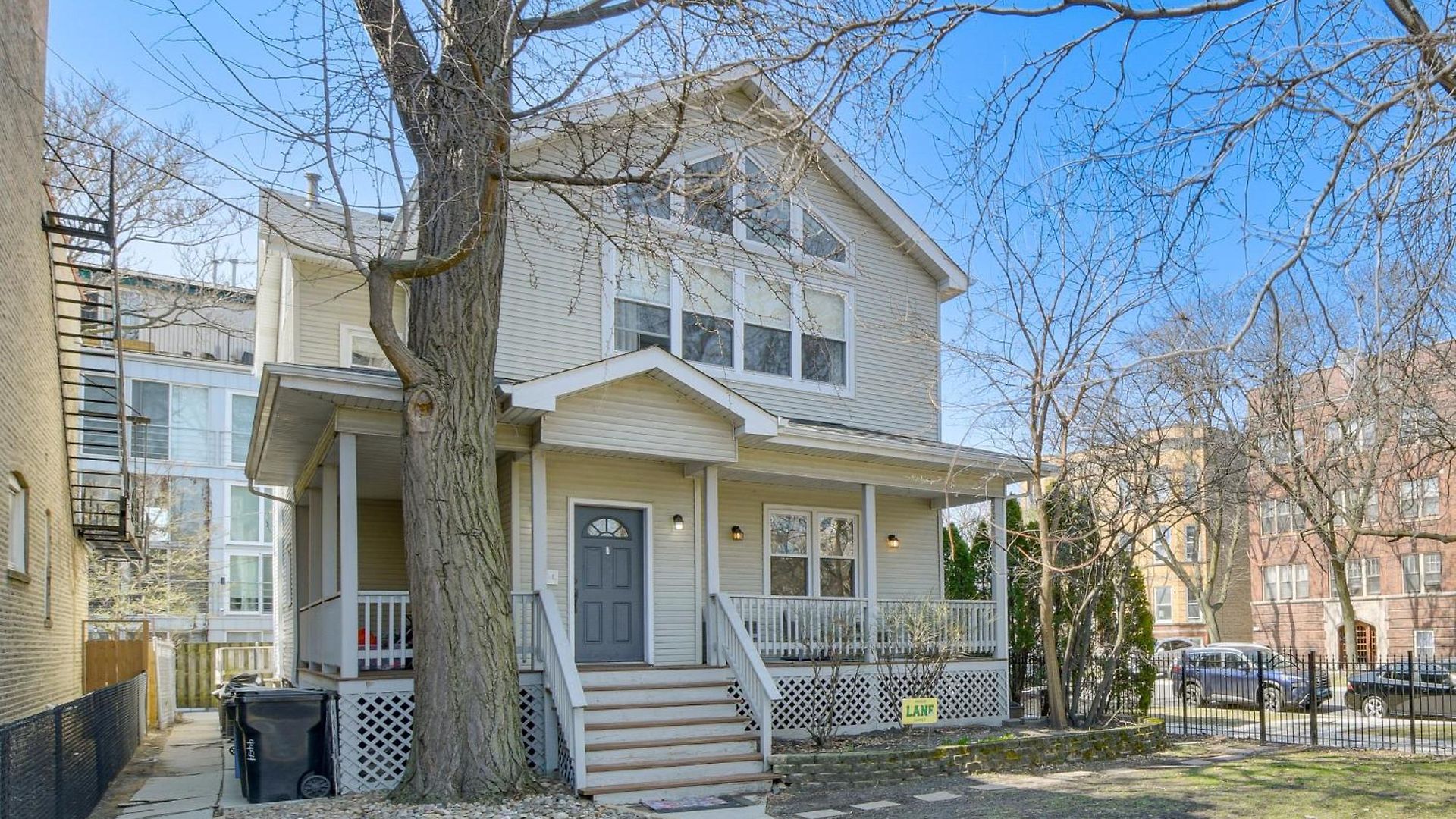 Spacious Group Home! Walk To Train & Eats *
