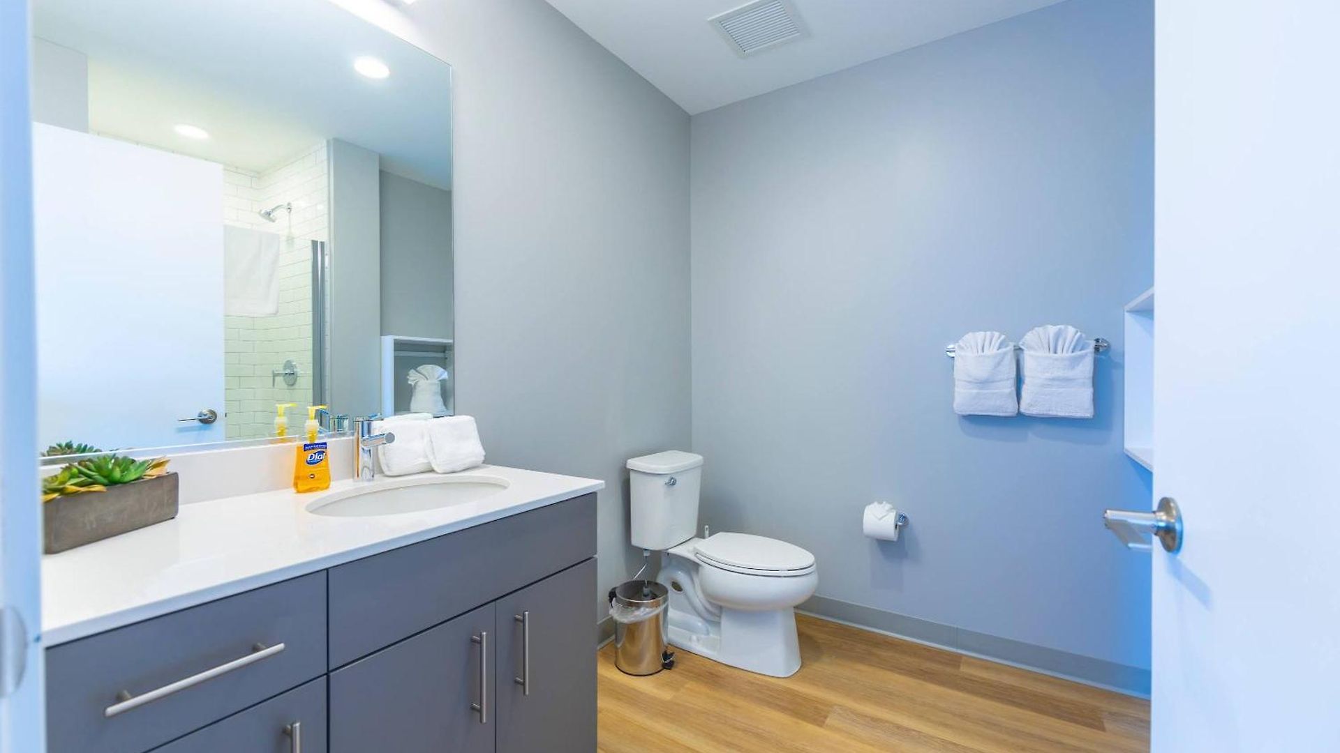 Holiday home Modern 3br Near North Ave Shops Chicago
