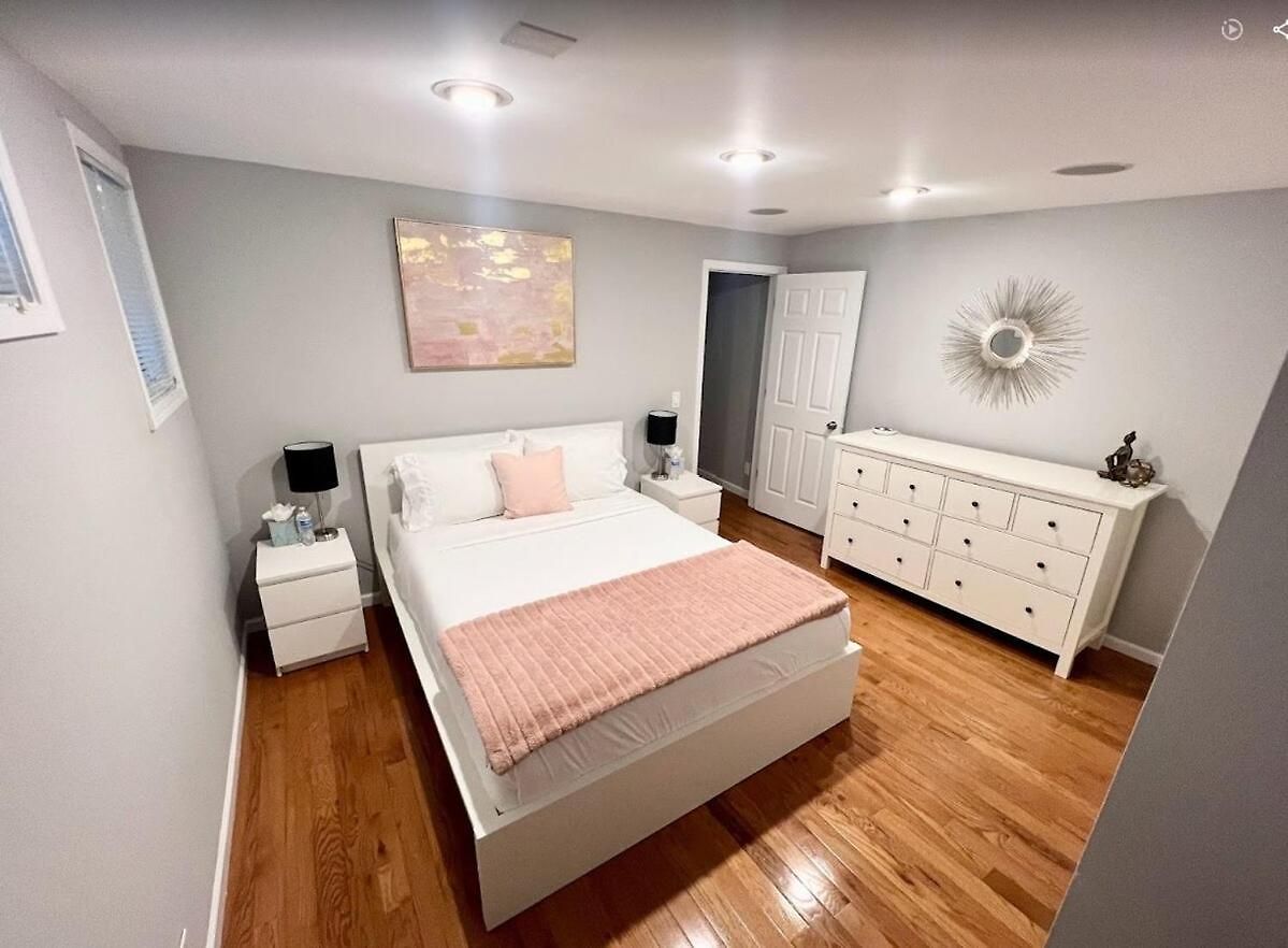Stunning Home, Epic Game Room, Prime Location Chicago