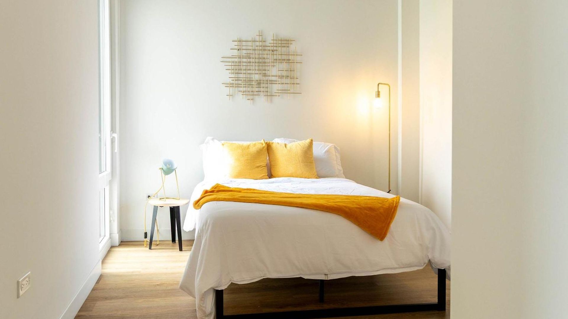 4br Modern Urban Escape Walk To Zoo Lakefront & Red Line