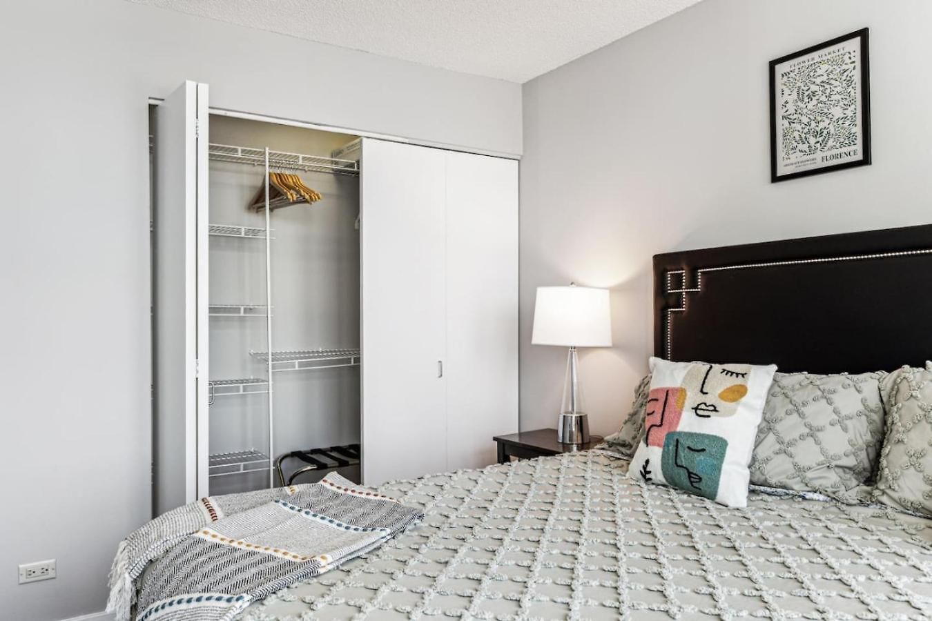 Mich Ave Downtown Grant Park, Museums 2bd-2ba #5 Holiday home *