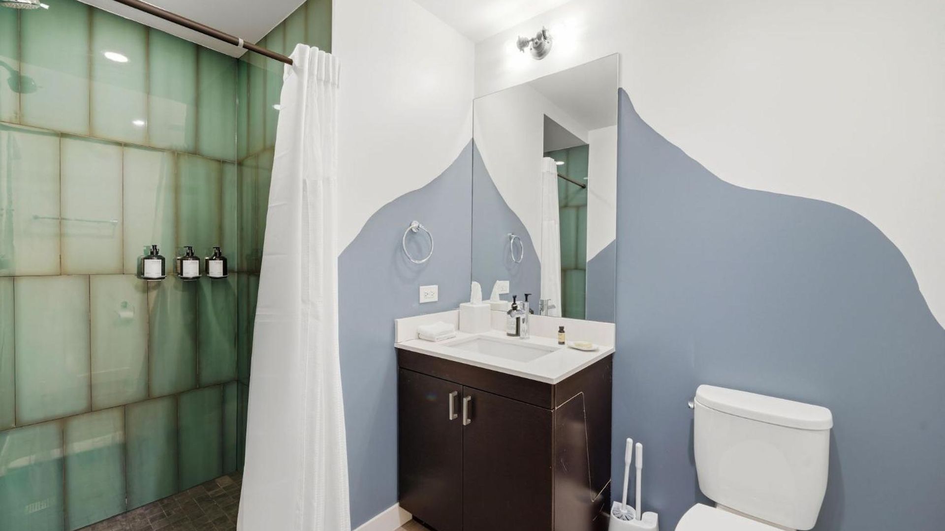 The Plymouth Chicago 4-Br Apartment In Printers Row - Free Parking, Gym & Rooftop Chicago