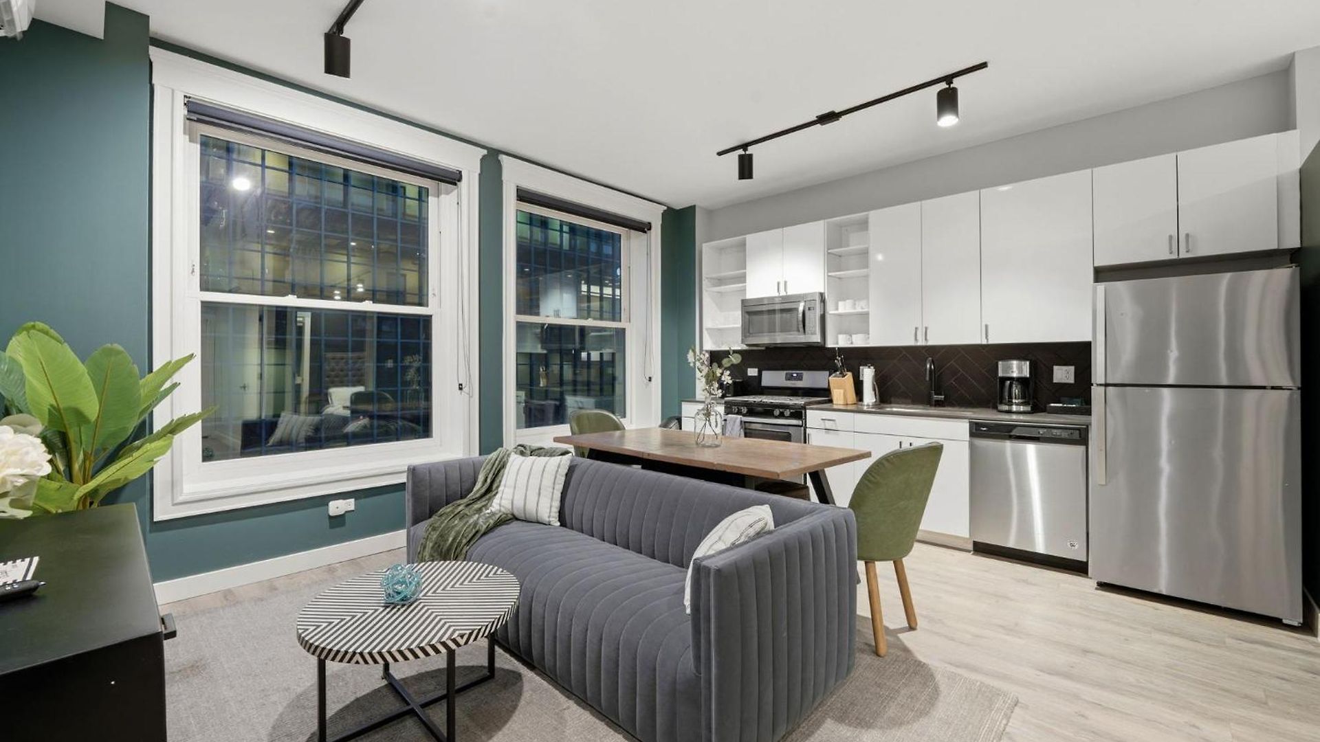 The Plymouth Chicago 4-Br Apartment In Printers Row - Free Parking, Gym & Rooftop 3*