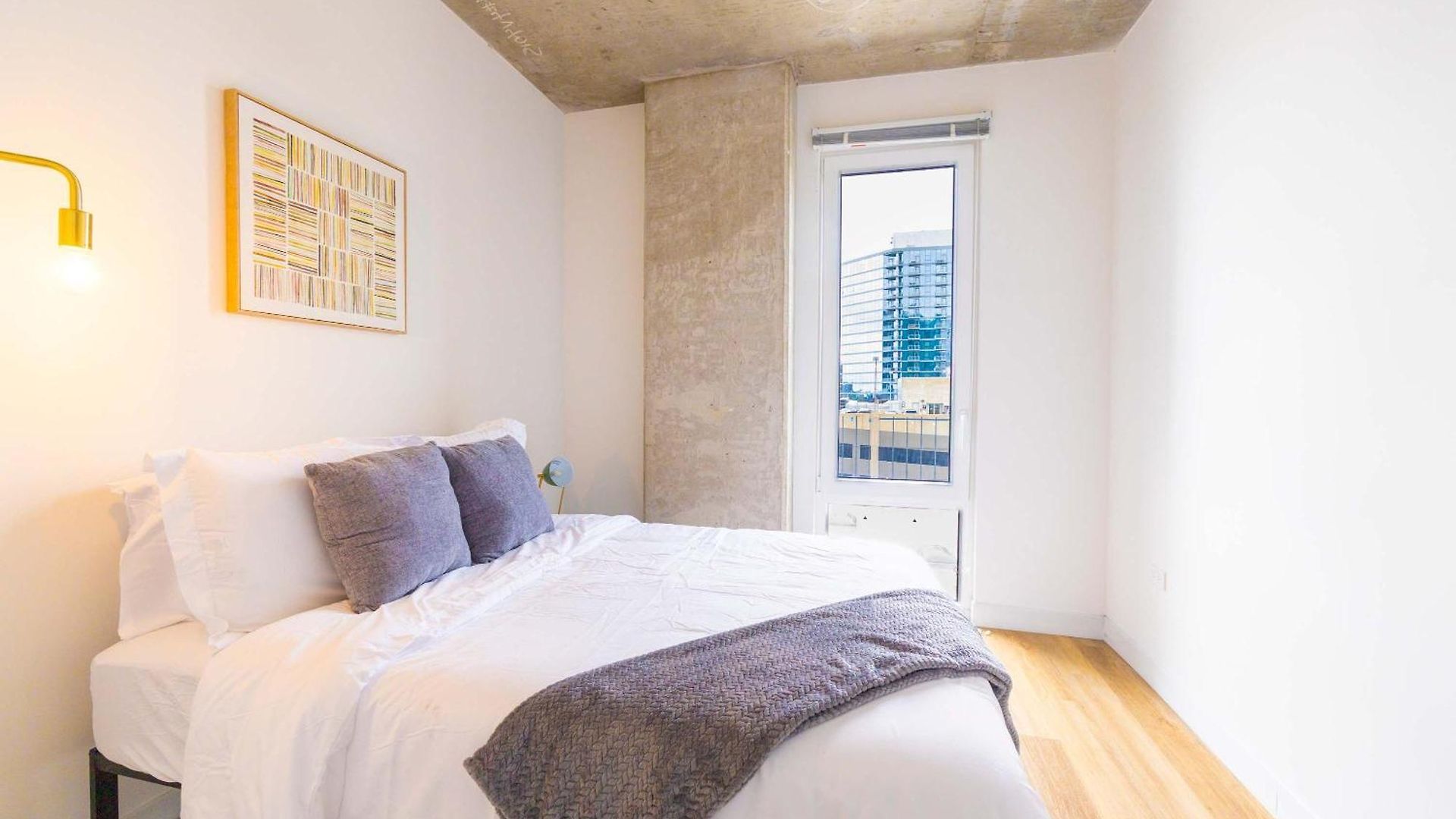 Holiday home 4br Modern Urban Escape Walk To Zoo Lakefront & Red Line *