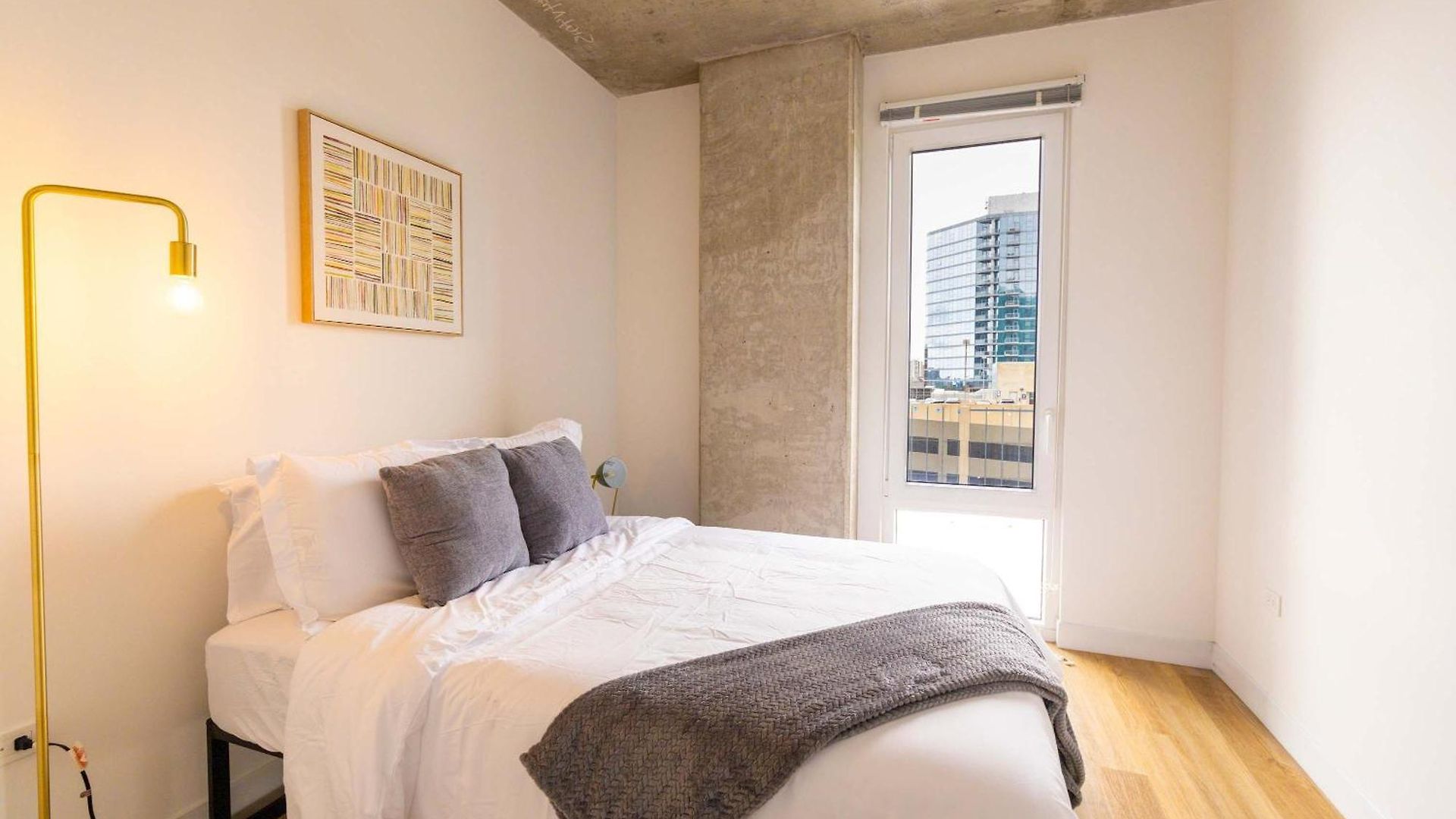 Holiday home 4br Modern Urban Escape Walk To Zoo Lakefront & Red Line *