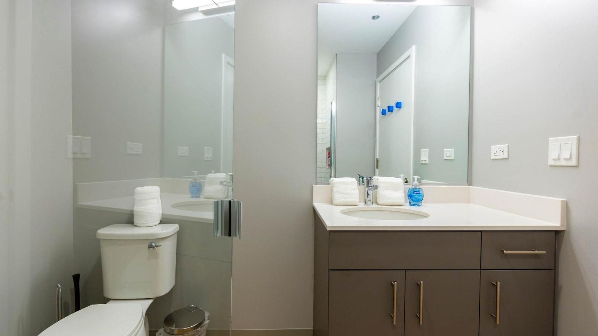 4br Modern Urban Escape Walk To Zoo Lakefront & Red Line * Chicago