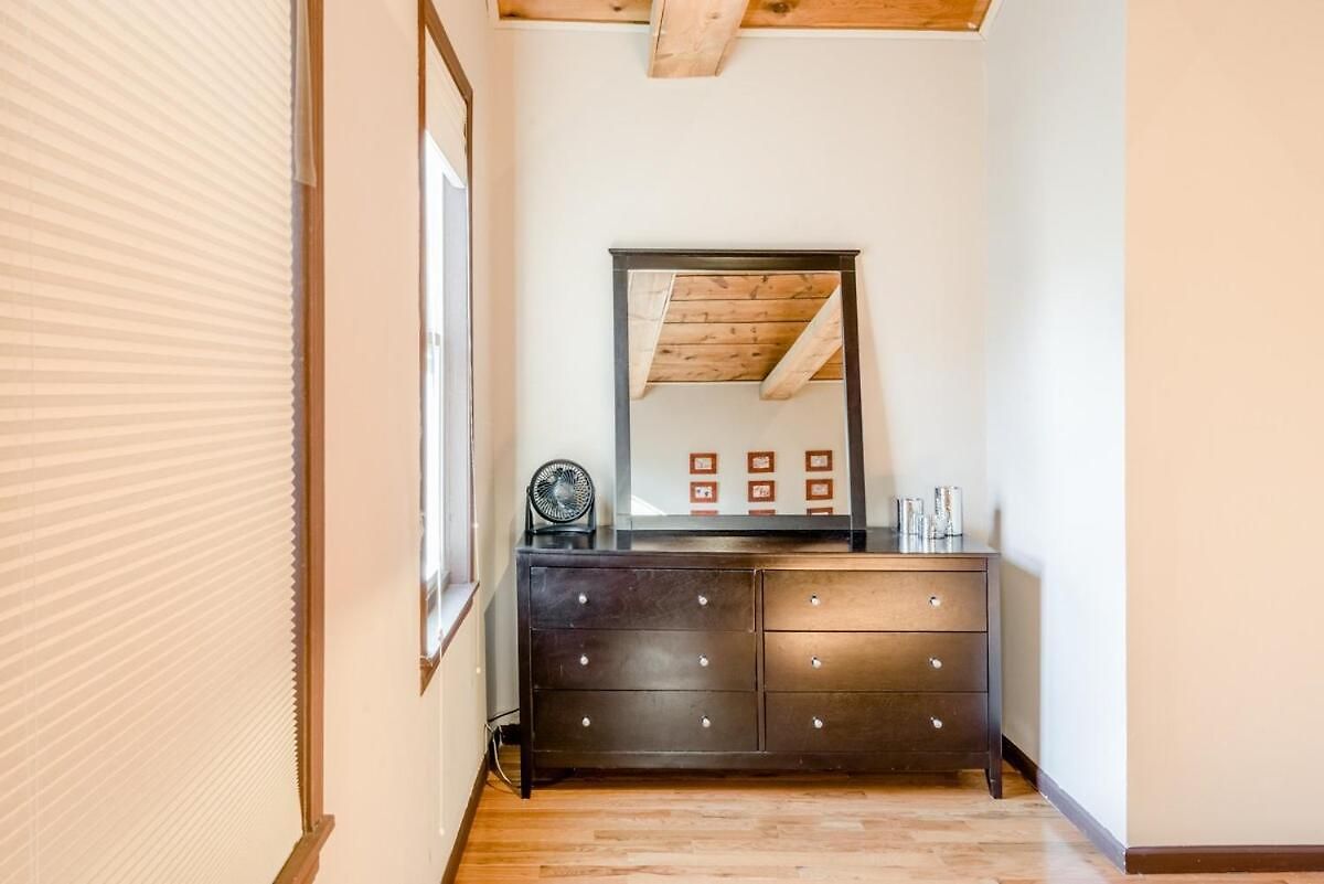 Stunning Home, Epic Game Room, Prime Location * Chicago