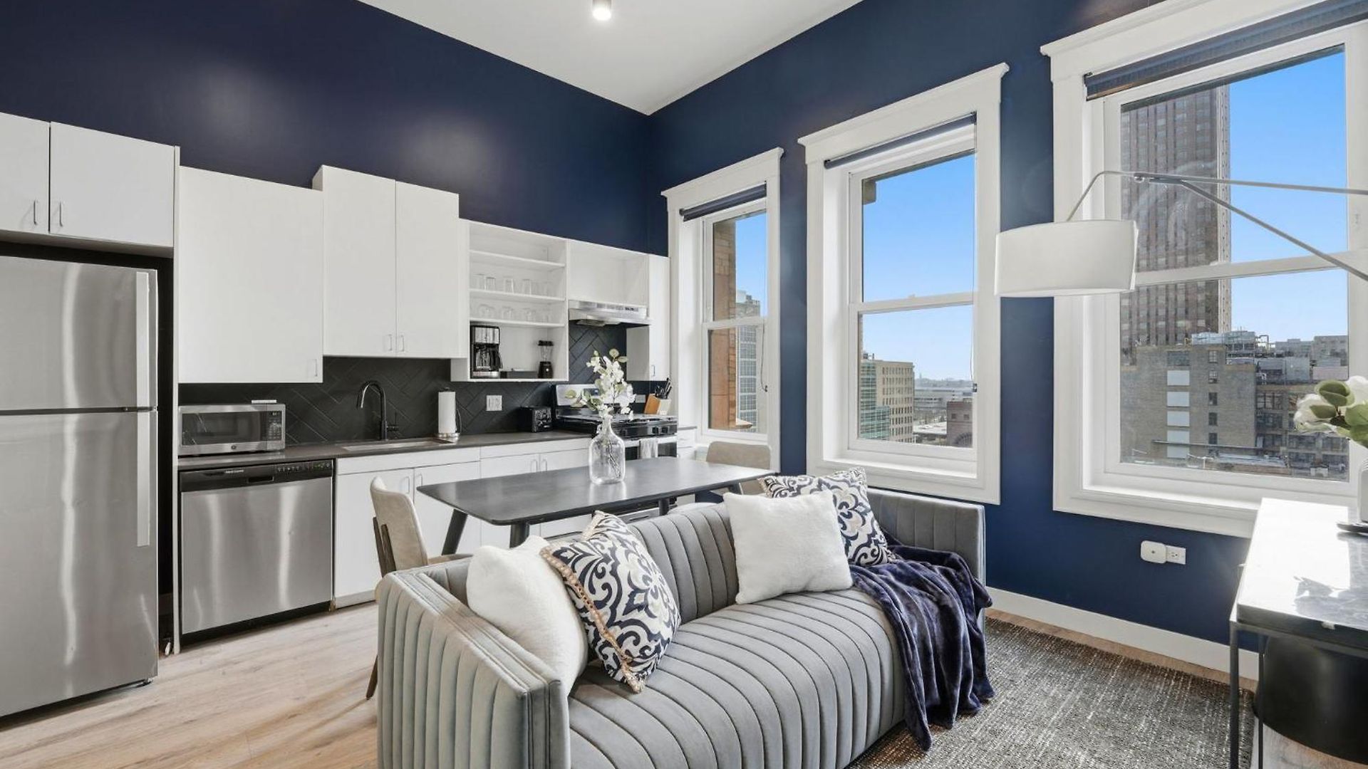 The Plymouth 3bd Chicago