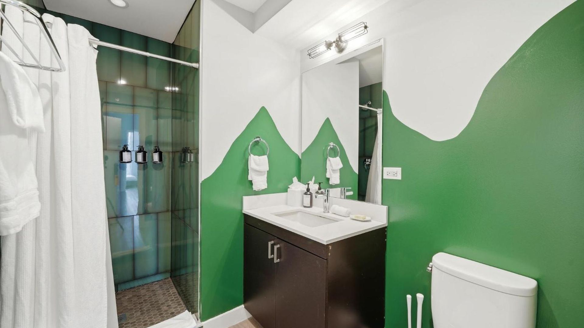 The Plymouth 3bd Aparthotel Chicago