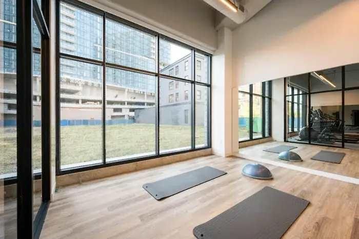 Holiday home 4br Modern Urban Escape Walk To Zoo Lakefront & Red Line *