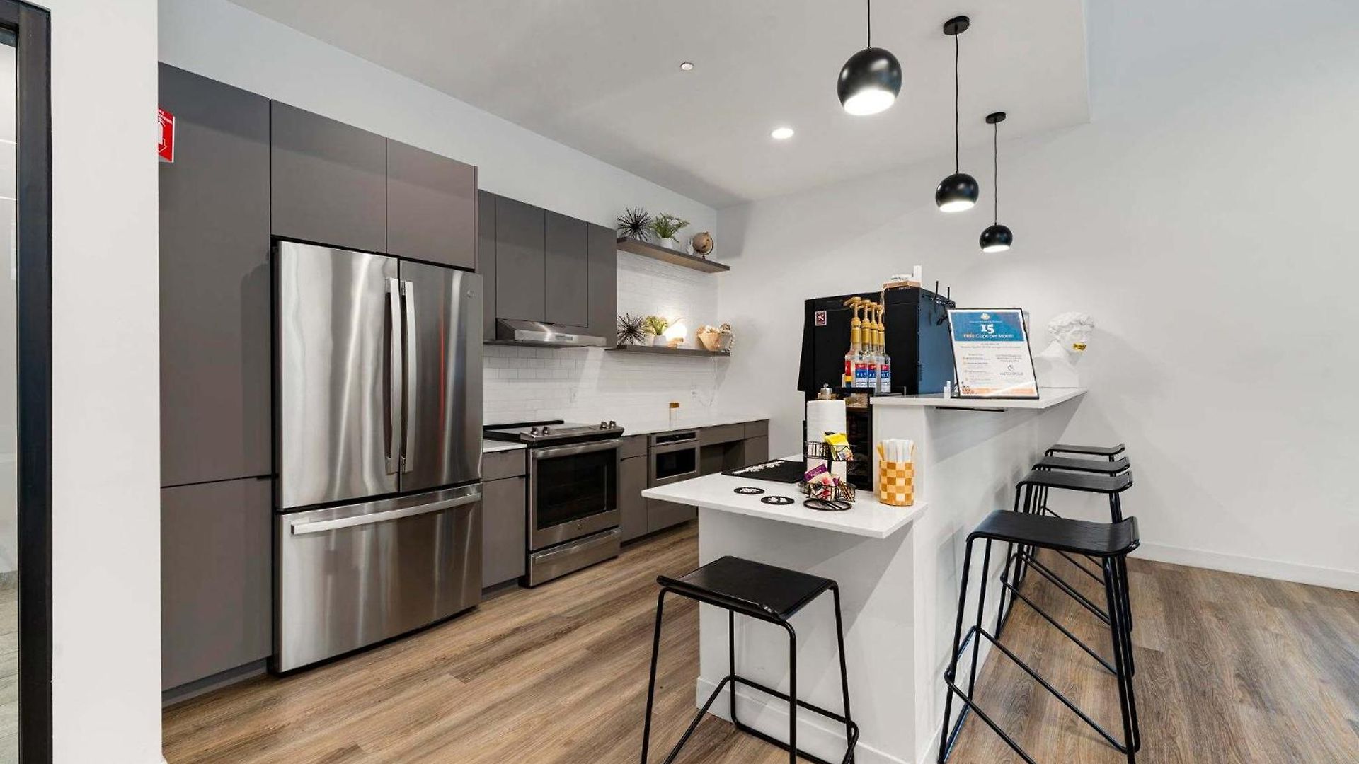 Modern 3br Near North Ave Shops *