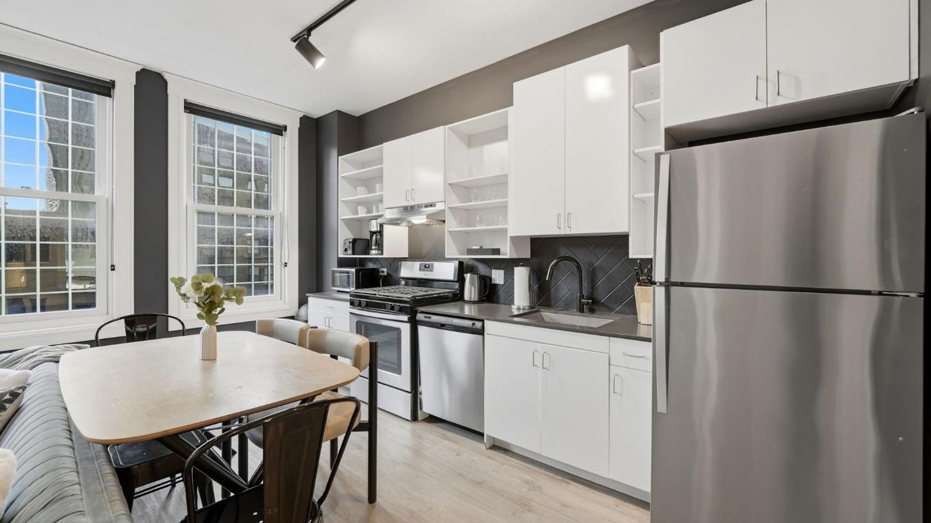 The Plymouth Chicago 4-Br Apartment In Printers Row - Free Parking, Gym & Rooftop Chicago