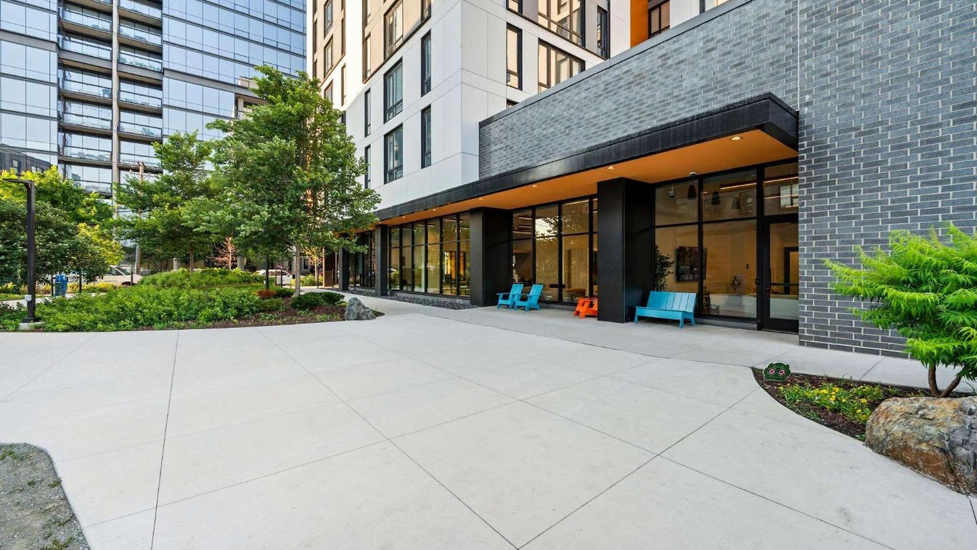 Holiday home Modern 3br Near North Ave Shops *