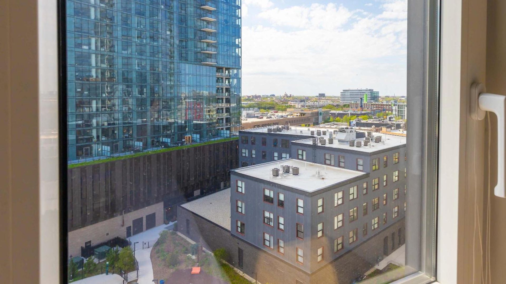 Modern 3br Near North Ave Shops * Chicago