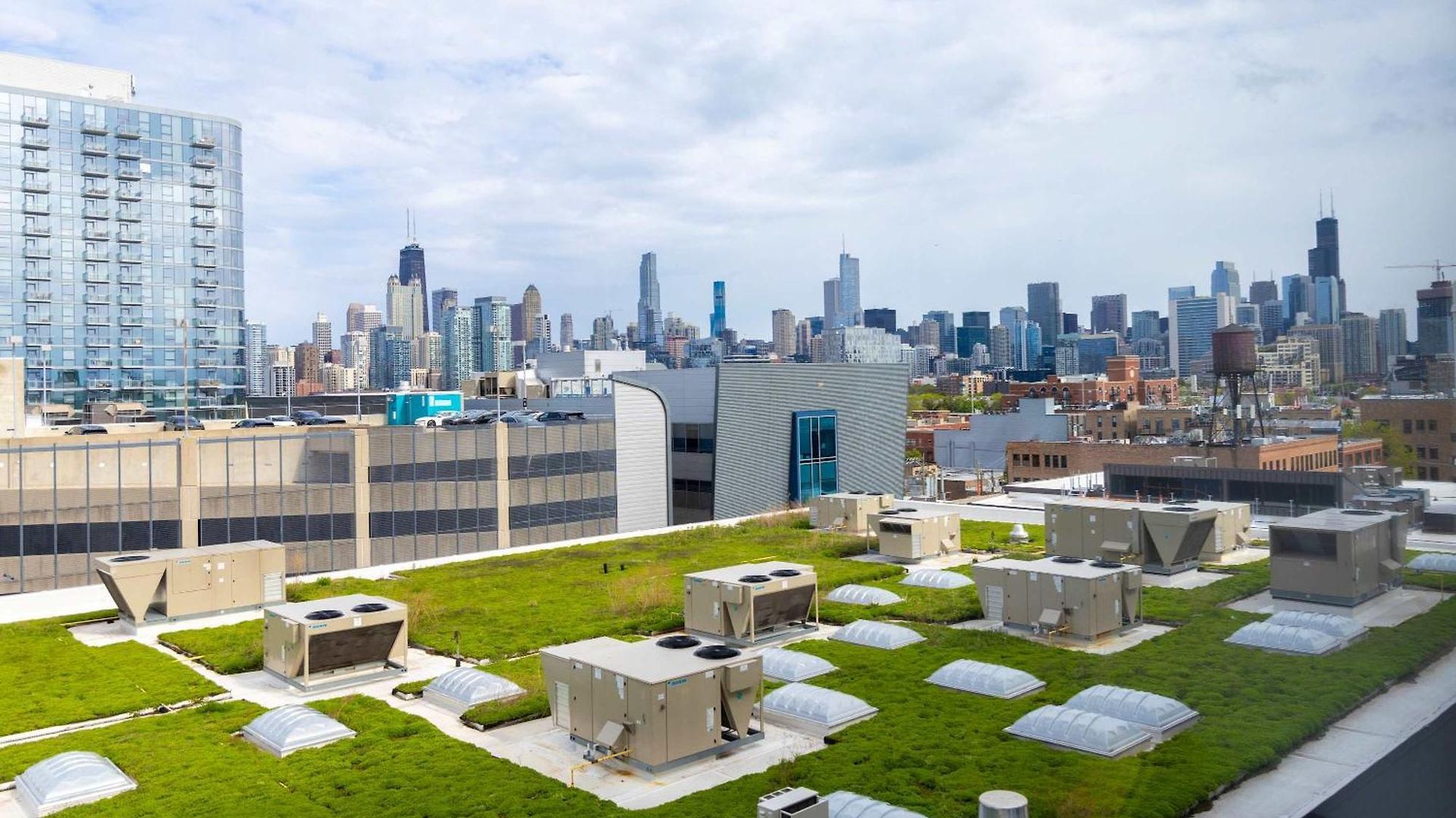 4br Modern Urban Escape Walk To Zoo Lakefront & Red Line *