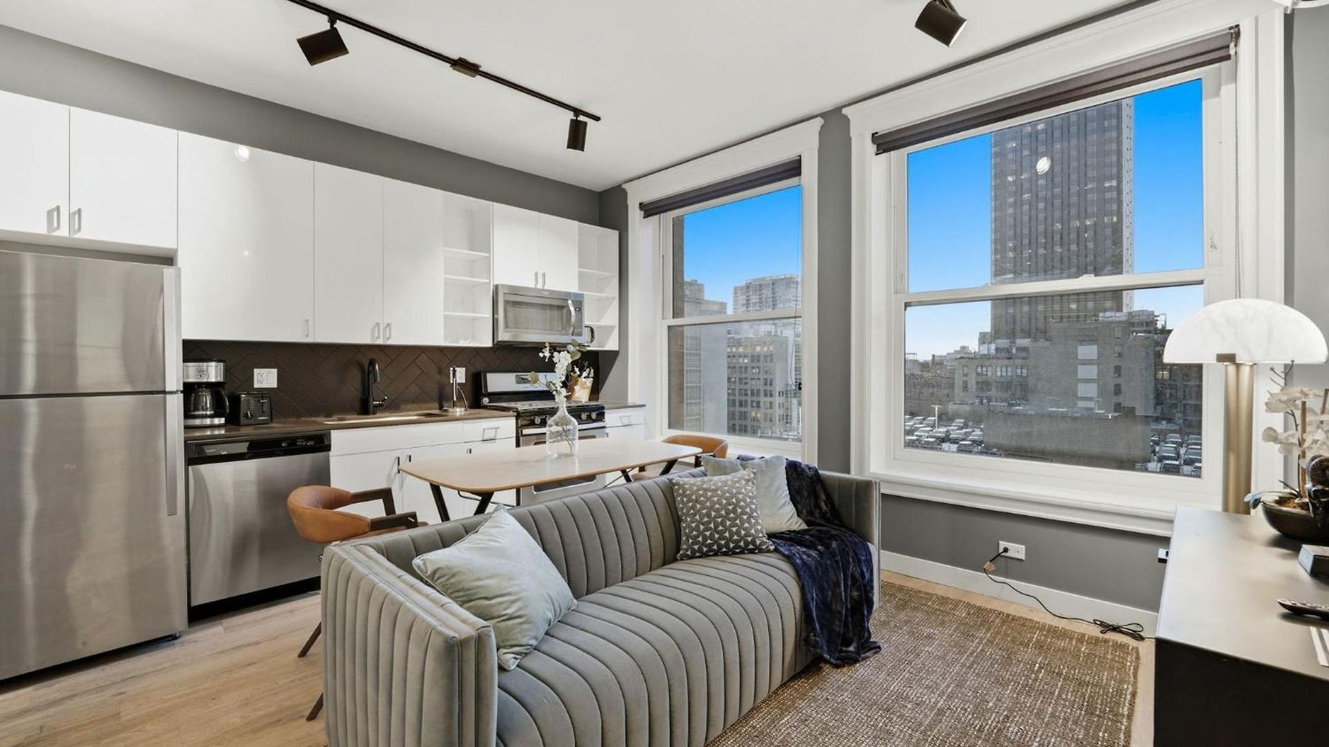 The Plymouth 3bd Aparthotel Chicago