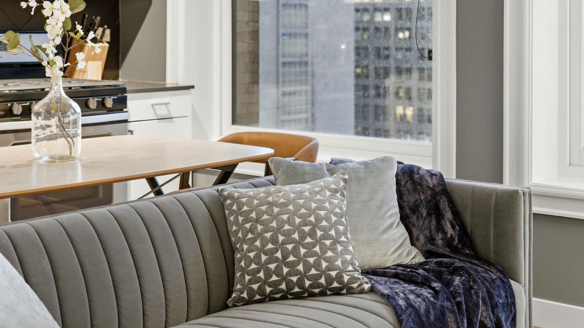 The Plymouth 3bd Aparthotel Chicago