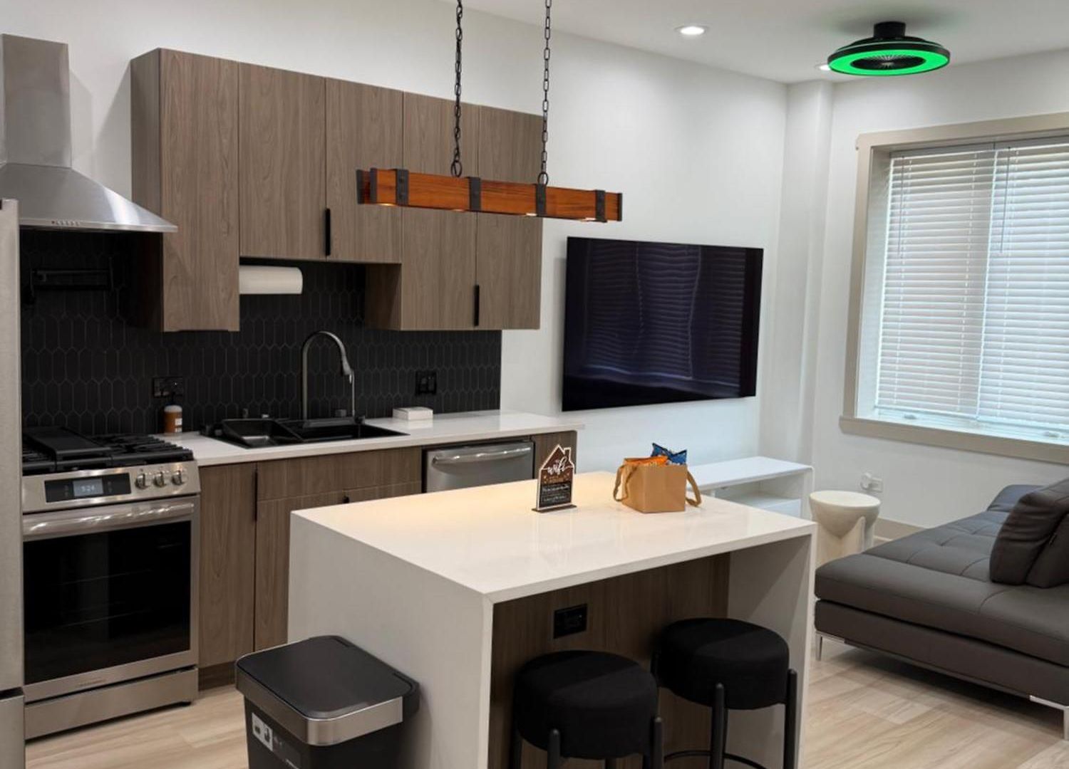 Living Like A Local In The Heart Of Bronzeville * Chicago