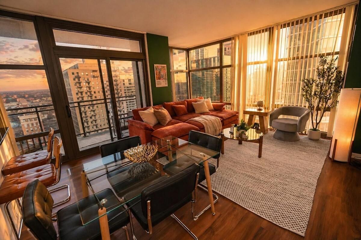 Apartment 21st Floor Skyline 2br Near Grant Park & Field Museum Chicago