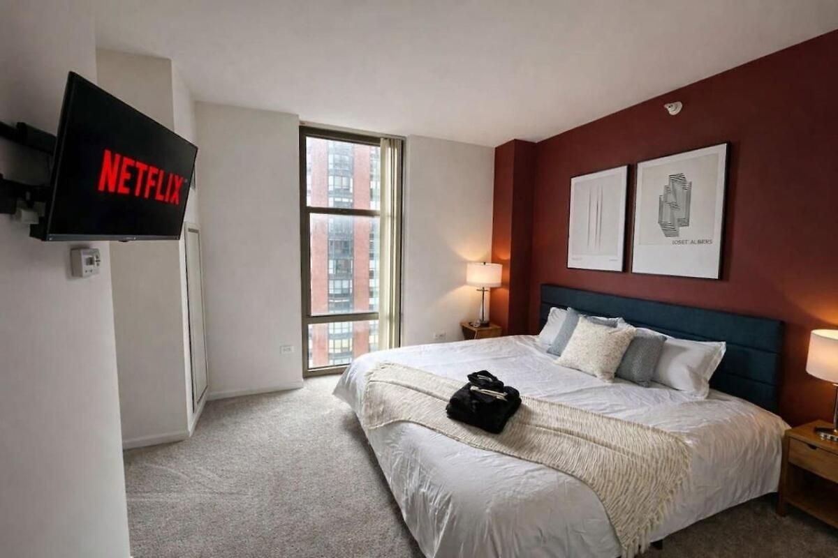 Grant Park 2br With Balcony Skyline View & Gym In Downtown Apartment