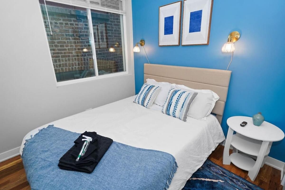 Apartment 3br Oasis Near Downtown & United Center *