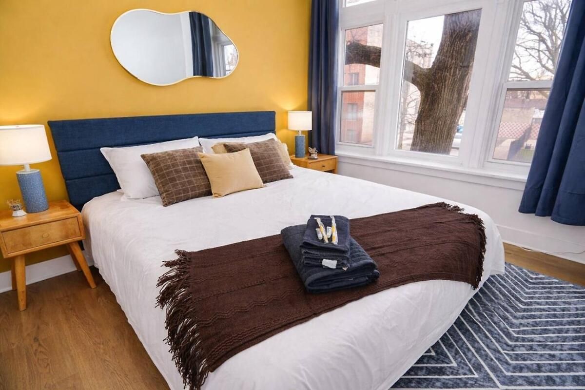 Modern 3br King Near United Center