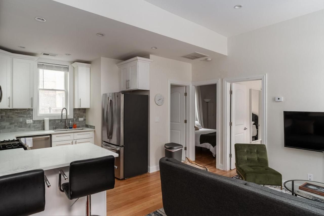 Flexhome East Village - Modern 2br - Quiet Street Apartment Chicago