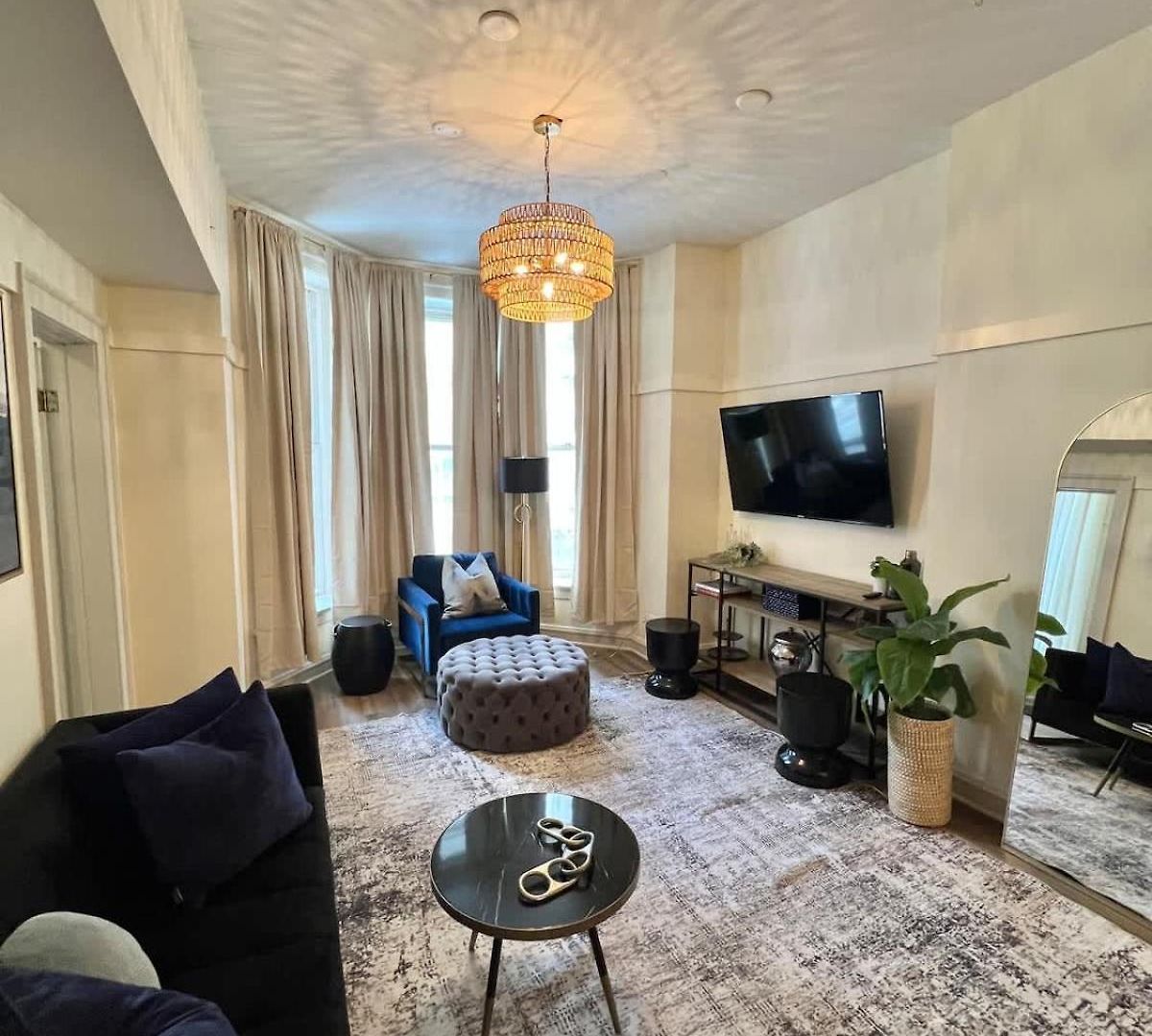 Elegant 3br River North Escape L Free Parking Apartment Chicago